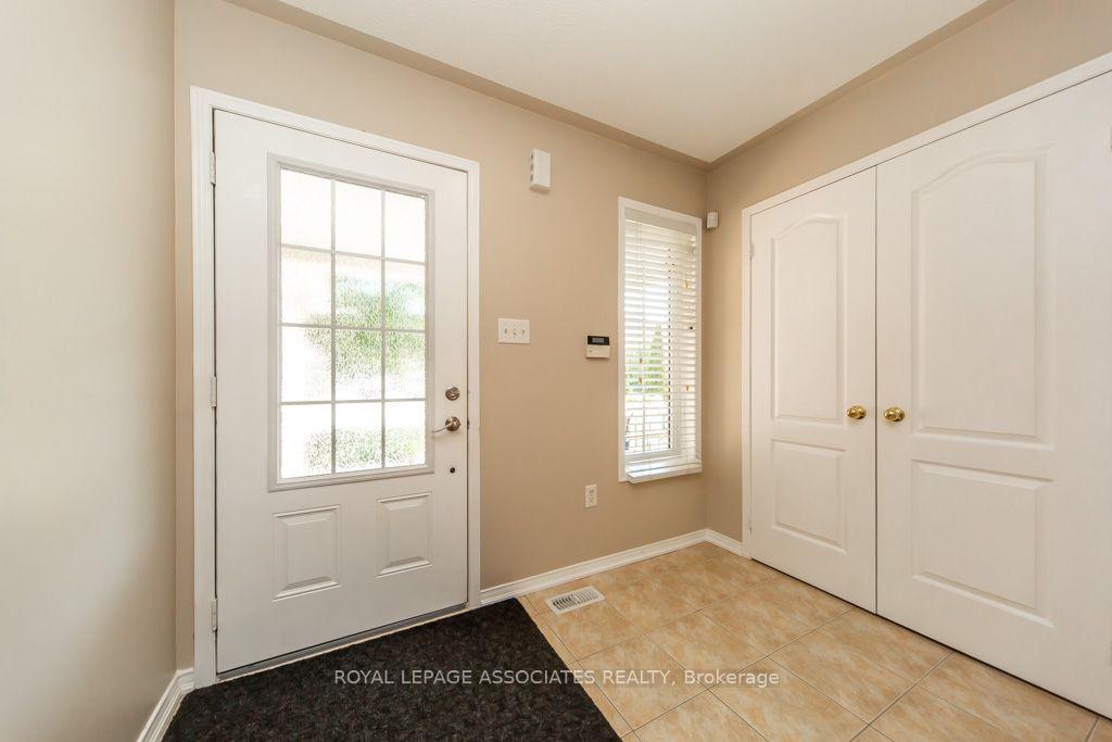 Photo 5 of 1700 Spencely Drive, Oshawa, Taunton — HOMEH
