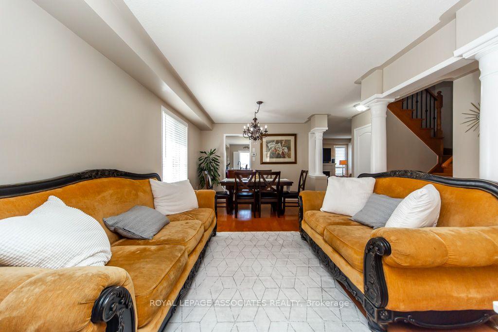 Photo 8 of 1700 Spencely Drive, Oshawa, Taunton — HOMEH