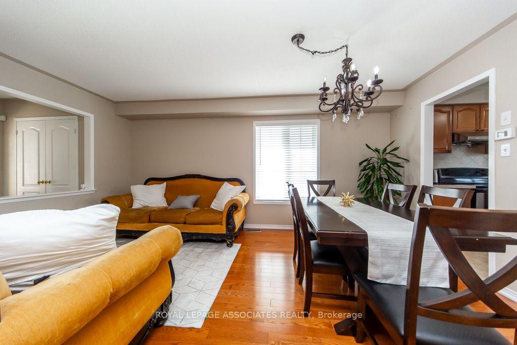 Photo 9 of 1700 Spencely Drive, Oshawa, Taunton — HOMEH