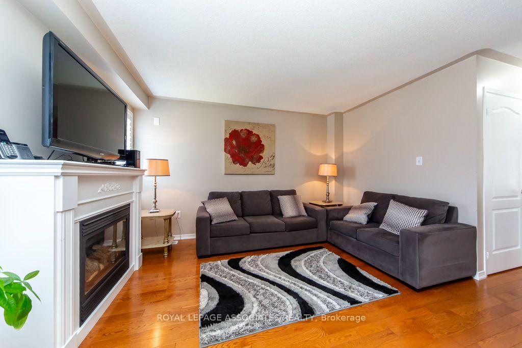 Photo 14 of 1700 Spencely Drive, Oshawa, Taunton — HOMEH