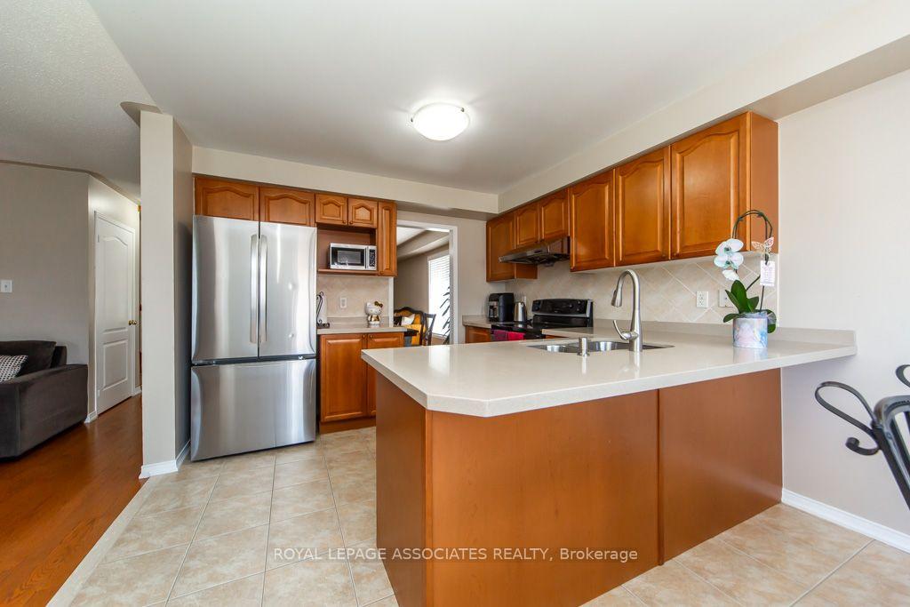 Photo 19 of 1700 Spencely Drive, Oshawa, Taunton — HOMEH