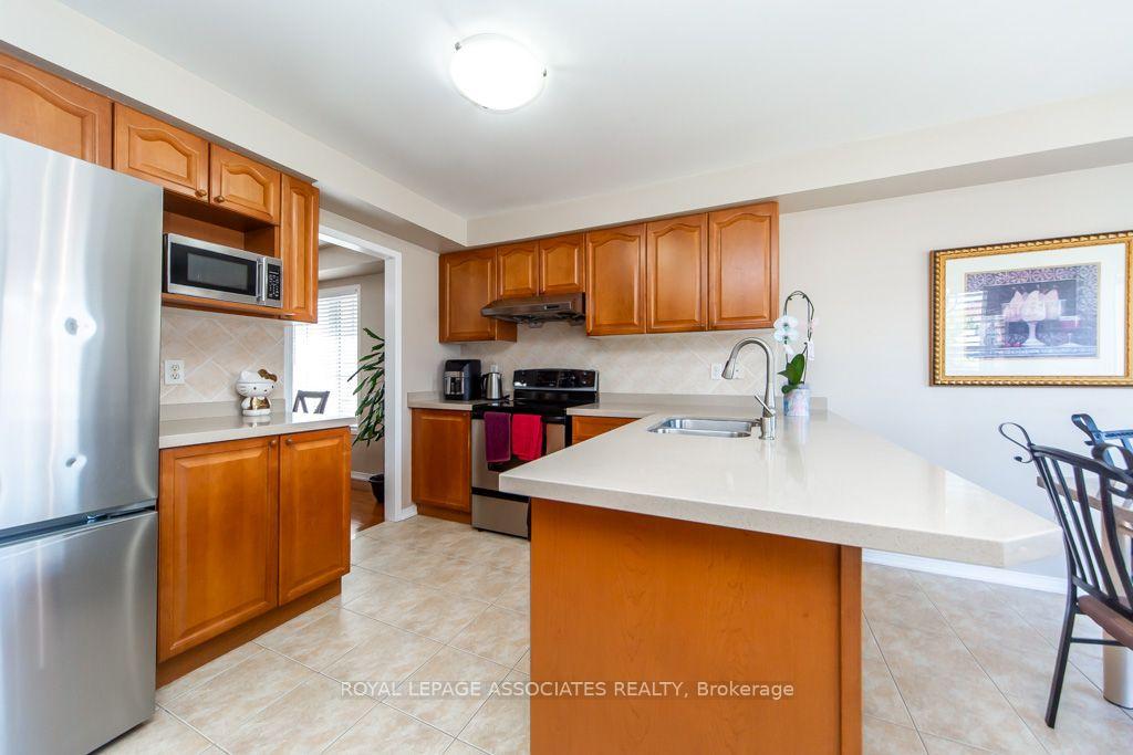 Photo 20 of 1700 Spencely Drive, Oshawa, Taunton — HOMEH