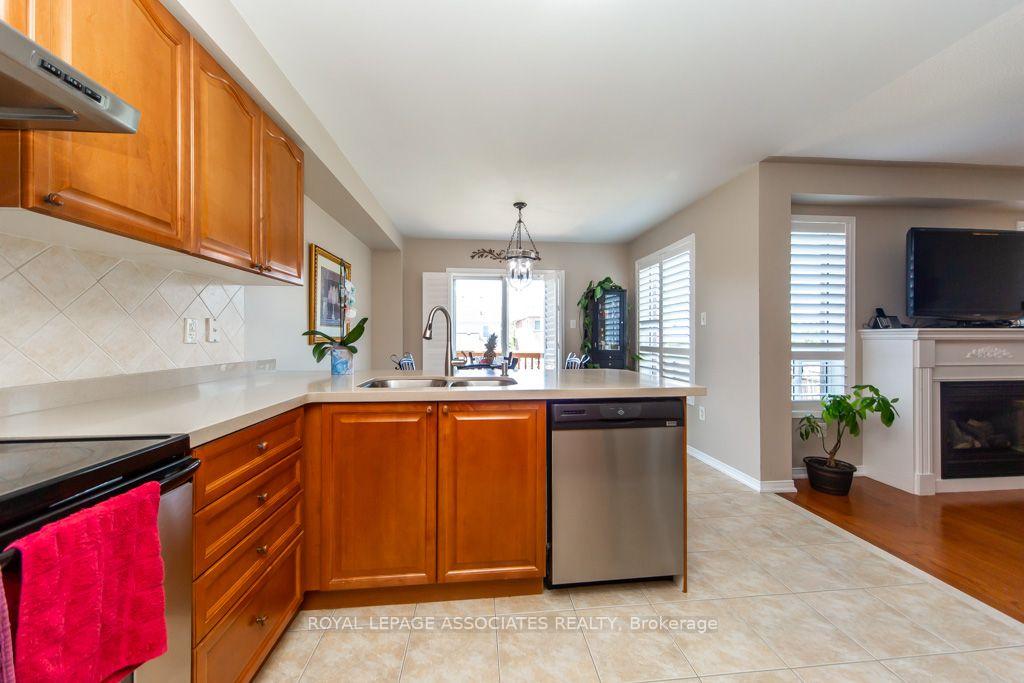 Photo 21 of 1700 Spencely Drive, Oshawa, Taunton — HOMEH