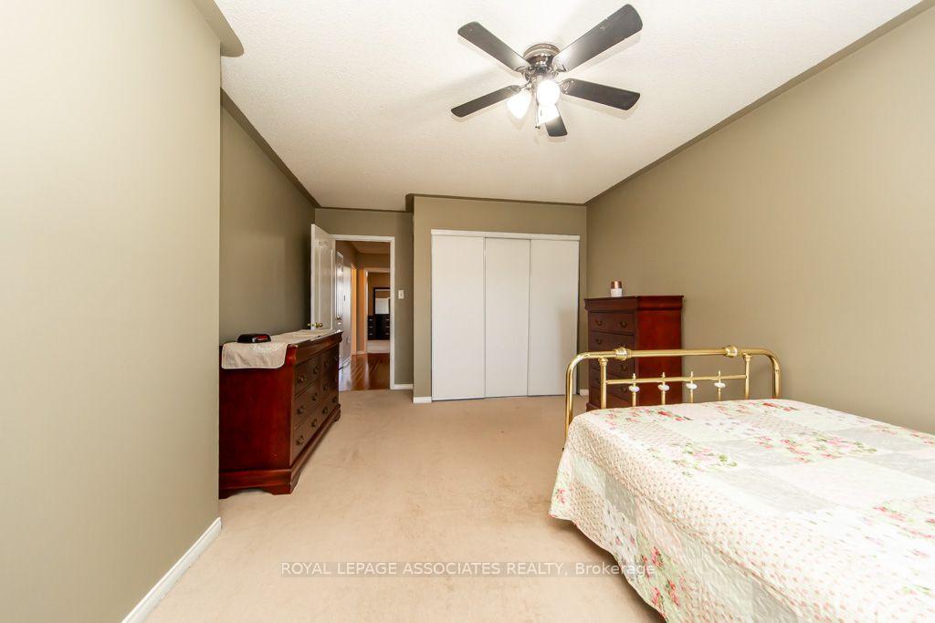 Photo 35 of 1700 Spencely Drive, Oshawa, Taunton — HOMEH