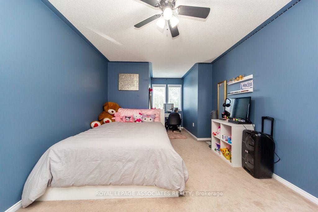 Photo 37 of 1700 Spencely Drive, Oshawa, Taunton — HOMEH