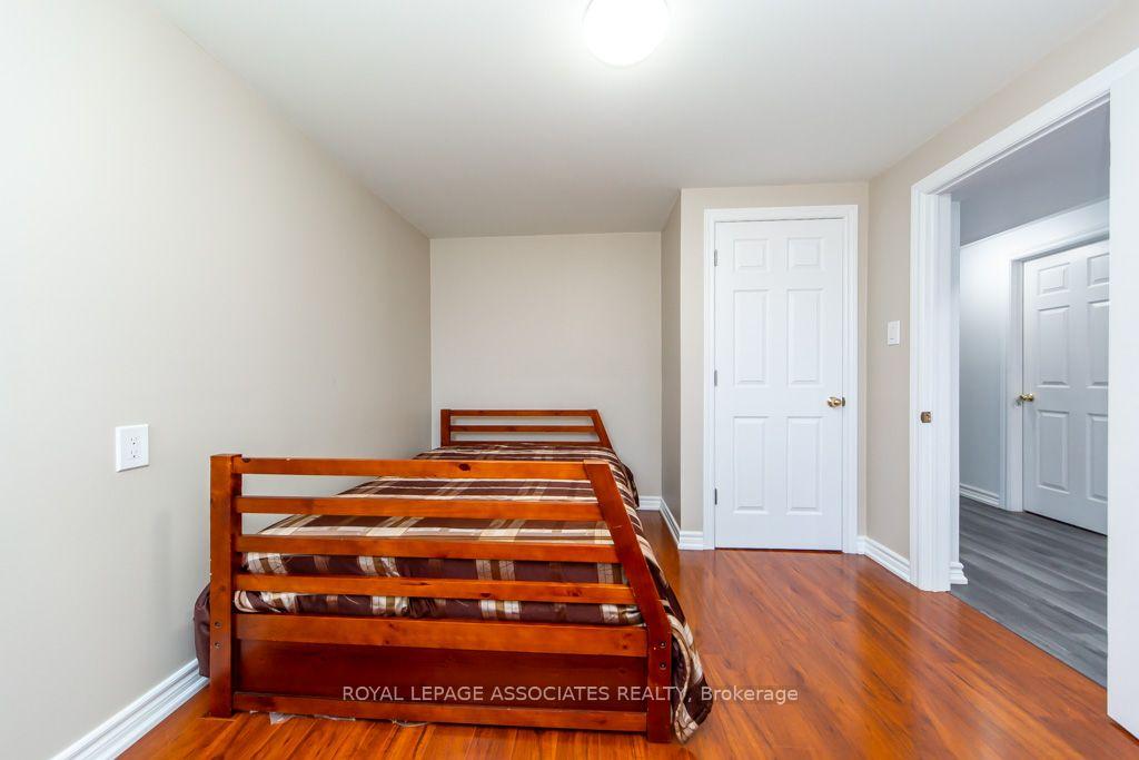 Photo 45 of 1700 Spencely Drive, Oshawa, Taunton — HOMEH