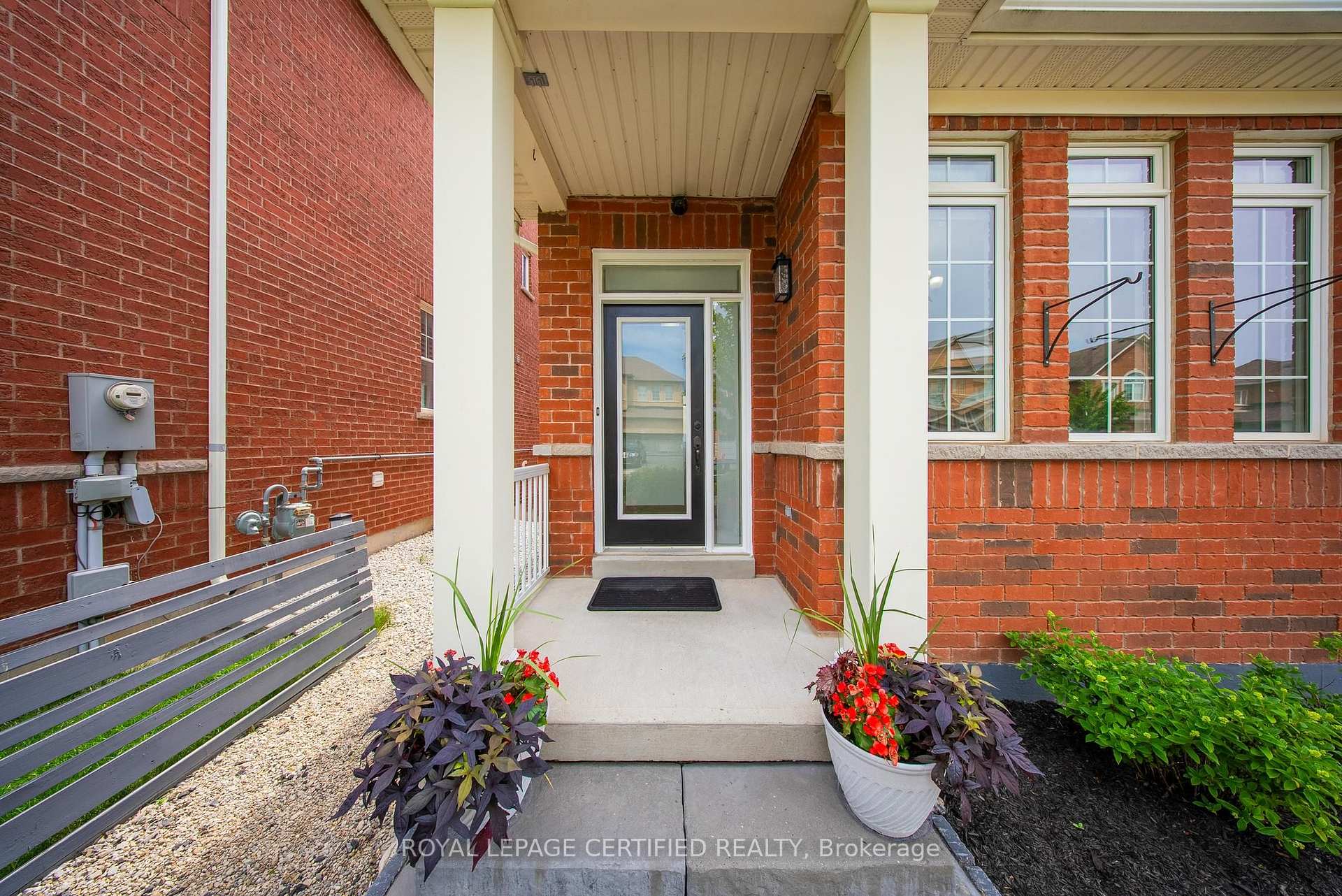 Photo 3 of 515 Hinchey Crescent, Milton, Scott — HOMEH
