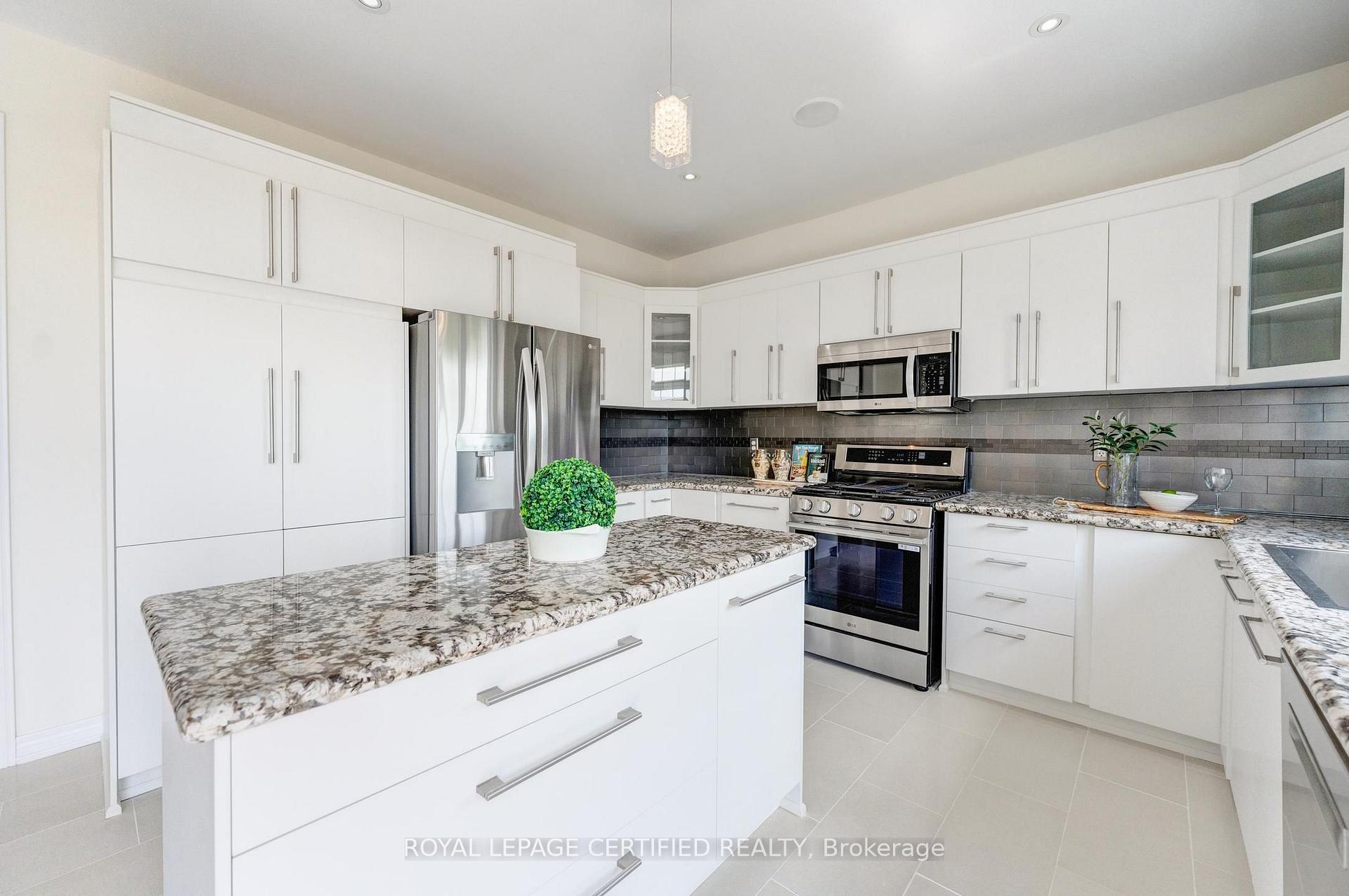 Photo 14 of 515 Hinchey Crescent, Milton, Scott — HOMEH