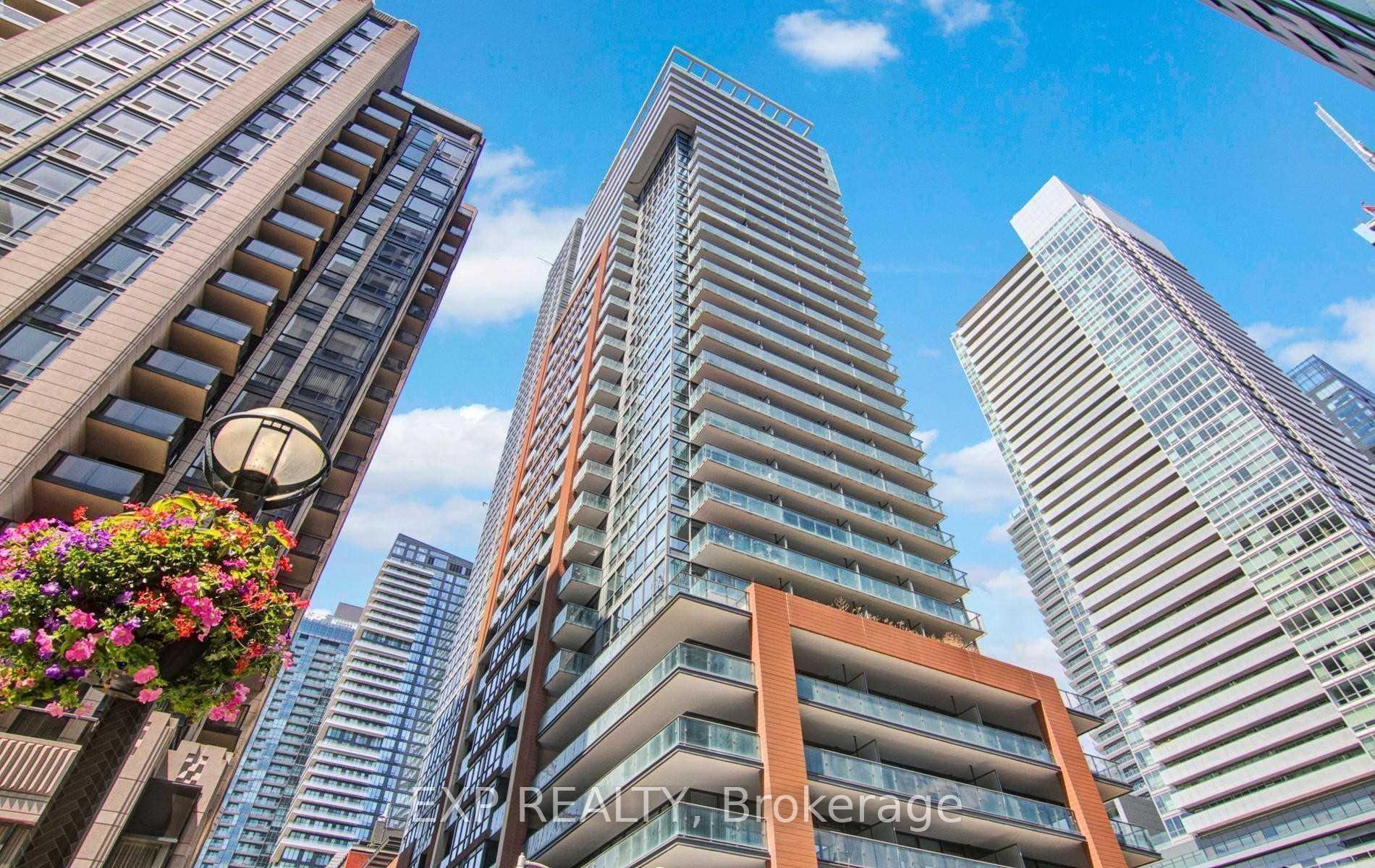 Front of Unit 417, 8 Mercer Street