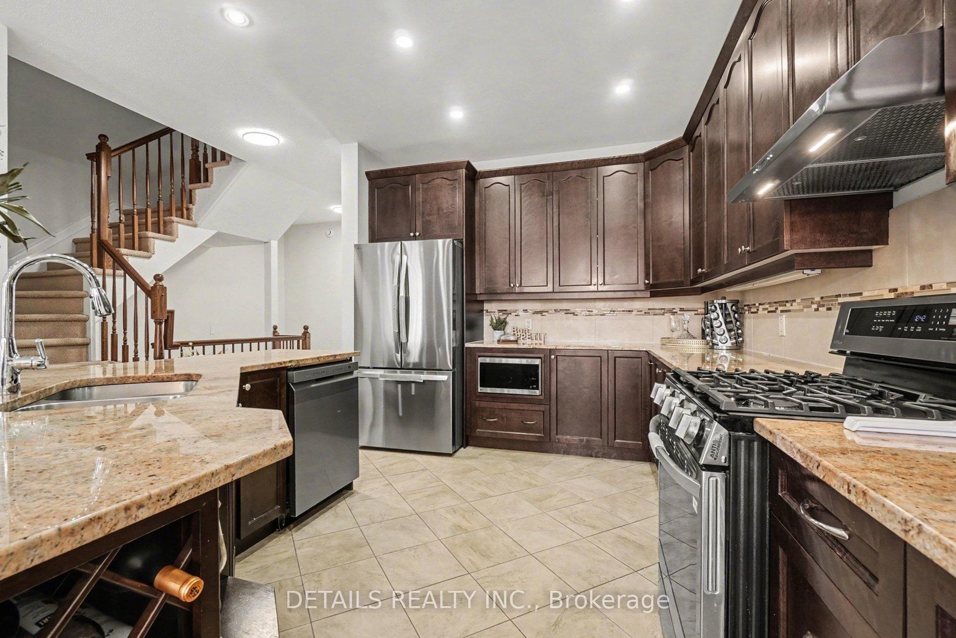 Photo 12 of 112 Whispering Winds Way, Ottawa, Mer Bleue/Bradley Estates/Anderson Park — HOMEH