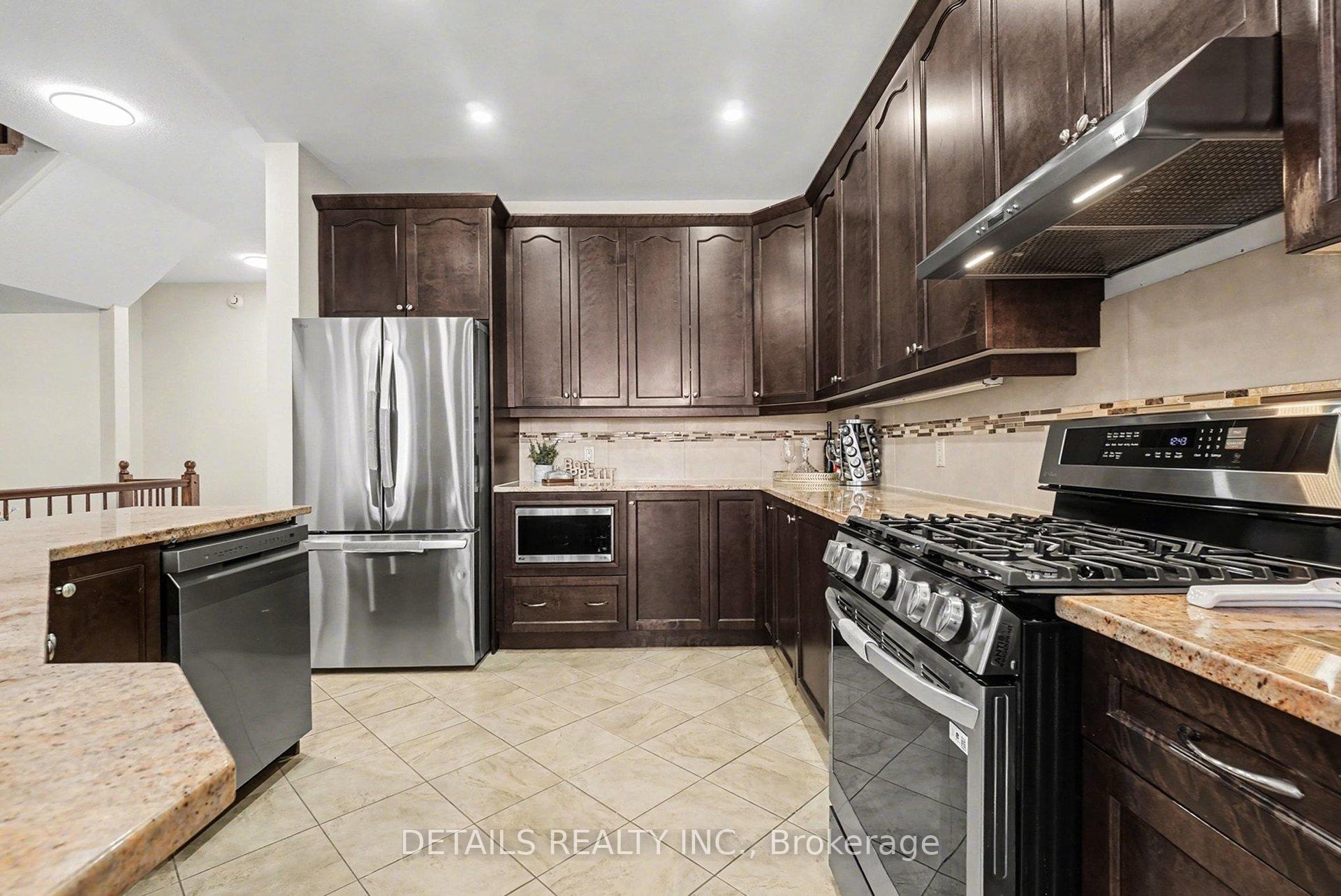 Photo 13 of 112 Whispering Winds Way, Ottawa, Mer Bleue/Bradley Estates/Anderson Park — HOMEH