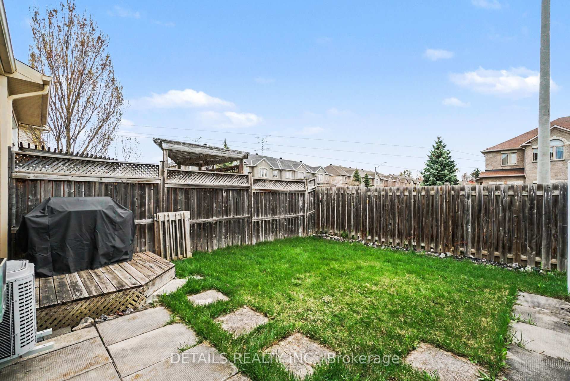 Photo 32 of 112 Whispering Winds Way, Ottawa, Mer Bleue/Bradley Estates/Anderson Park — HOMEH