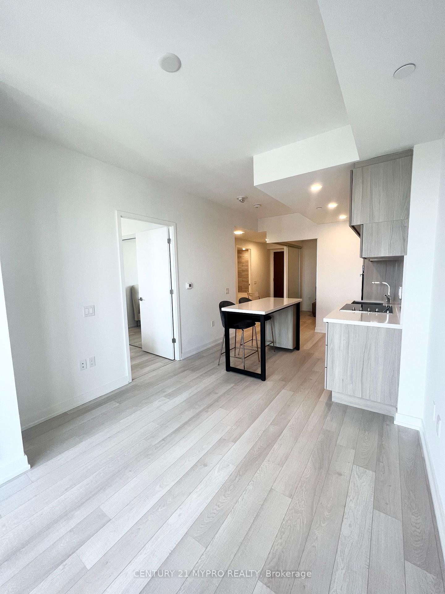 Photo 5 of Unit 3802, 39 Roehampton Avenue, Toronto, Mount Pleasant West — HOMEH