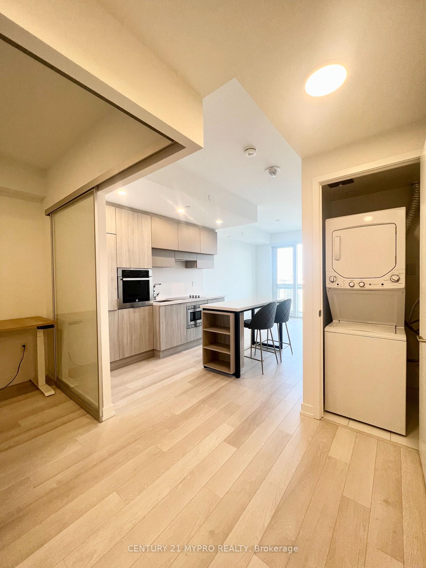 Photo 6 of Unit 3802, 39 Roehampton Avenue, Toronto, Mount Pleasant West — HOMEH