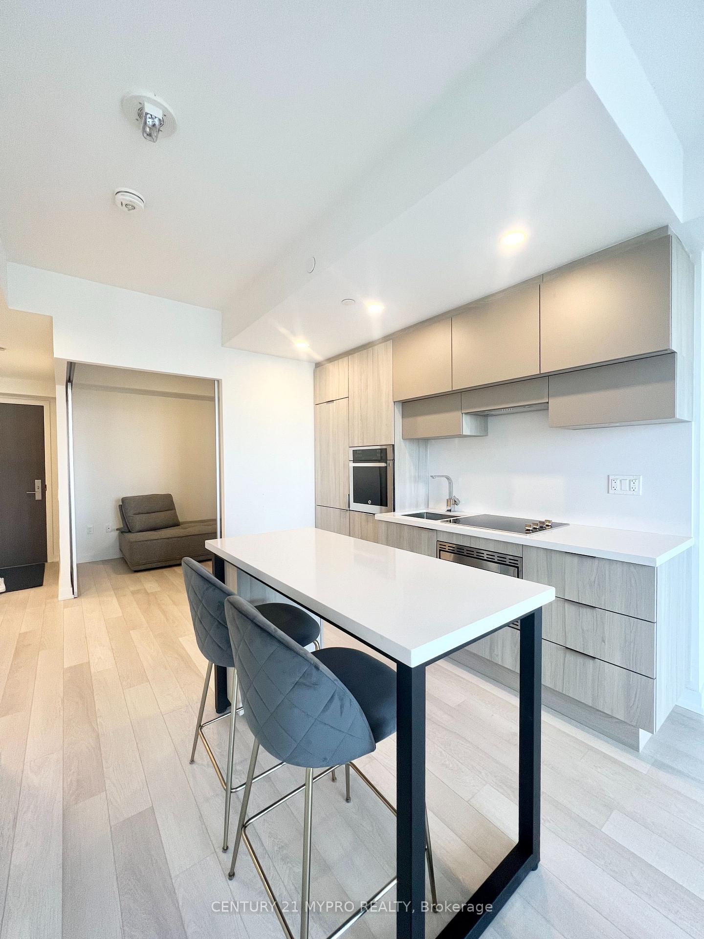 Photo 7 of Unit 3802, 39 Roehampton Avenue, Toronto, Mount Pleasant West — HOMEH