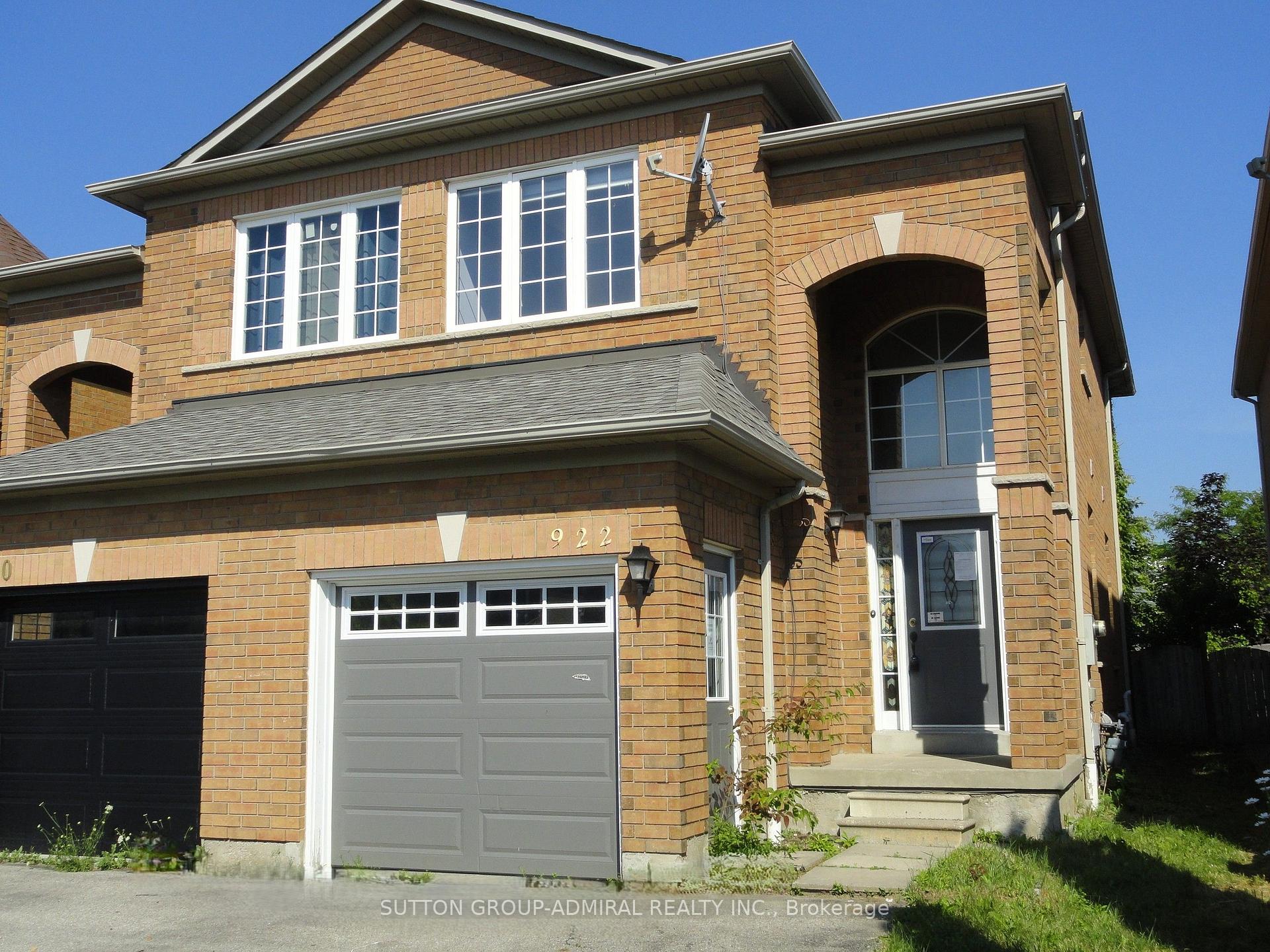 Front of 922 Ledbury Crescent