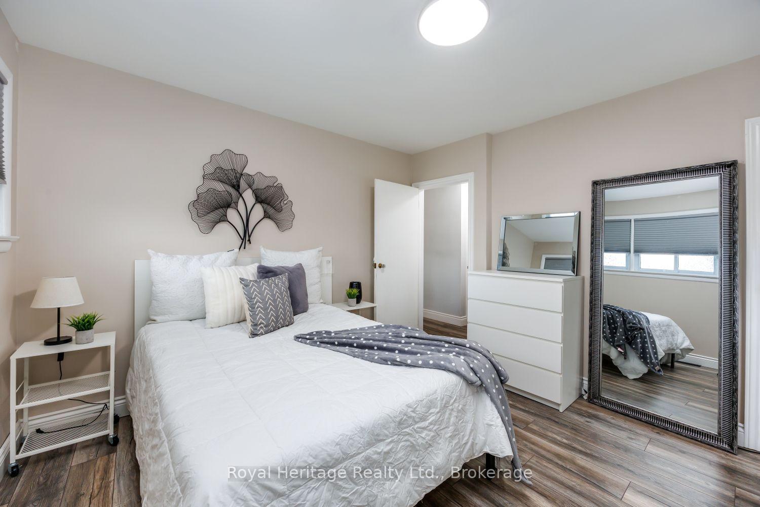 Photo 7 of 251 Elizabeth Street, Oshawa, McLaughlin — HOMEH