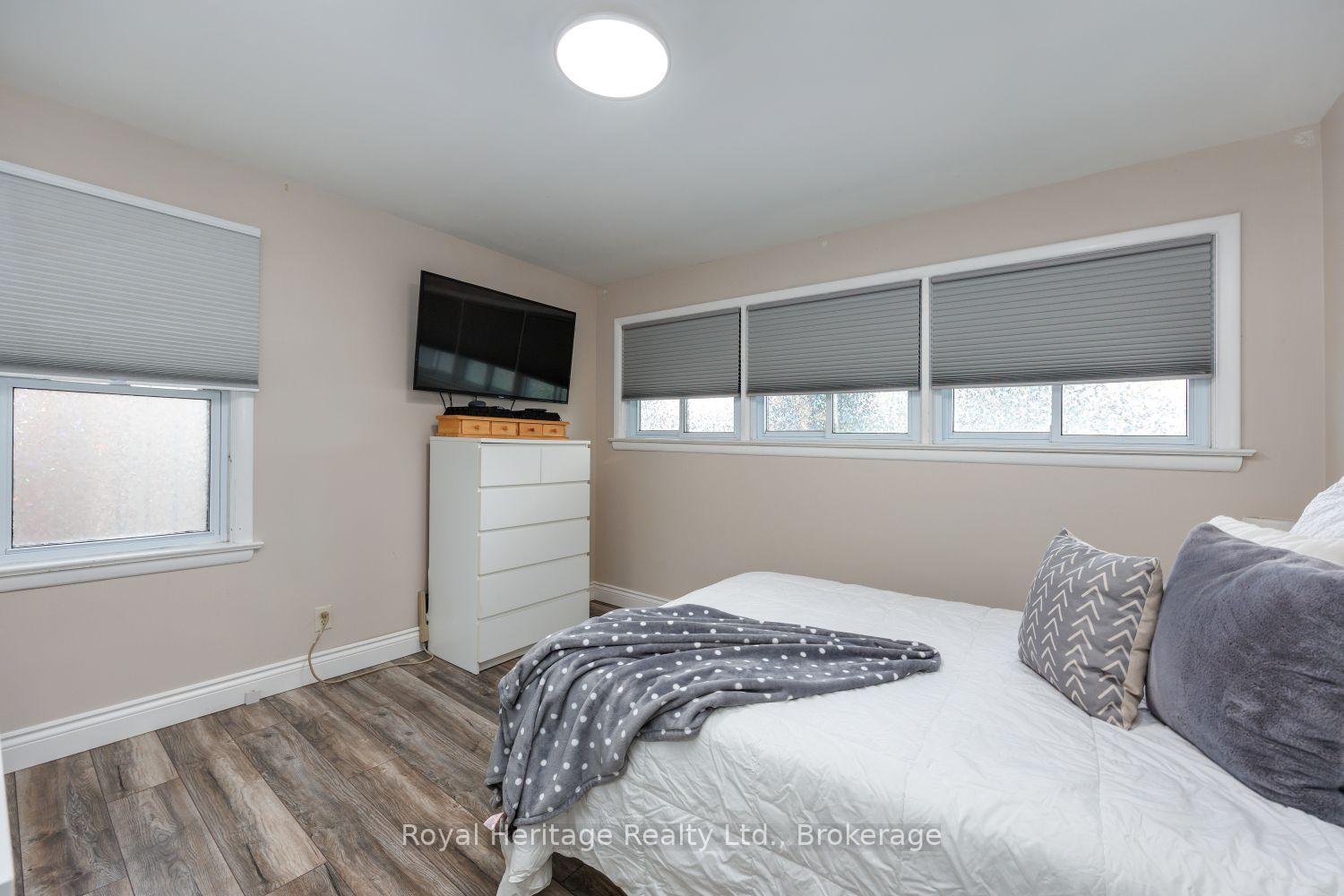 Photo 8 of 251 Elizabeth Street, Oshawa, McLaughlin — HOMEH