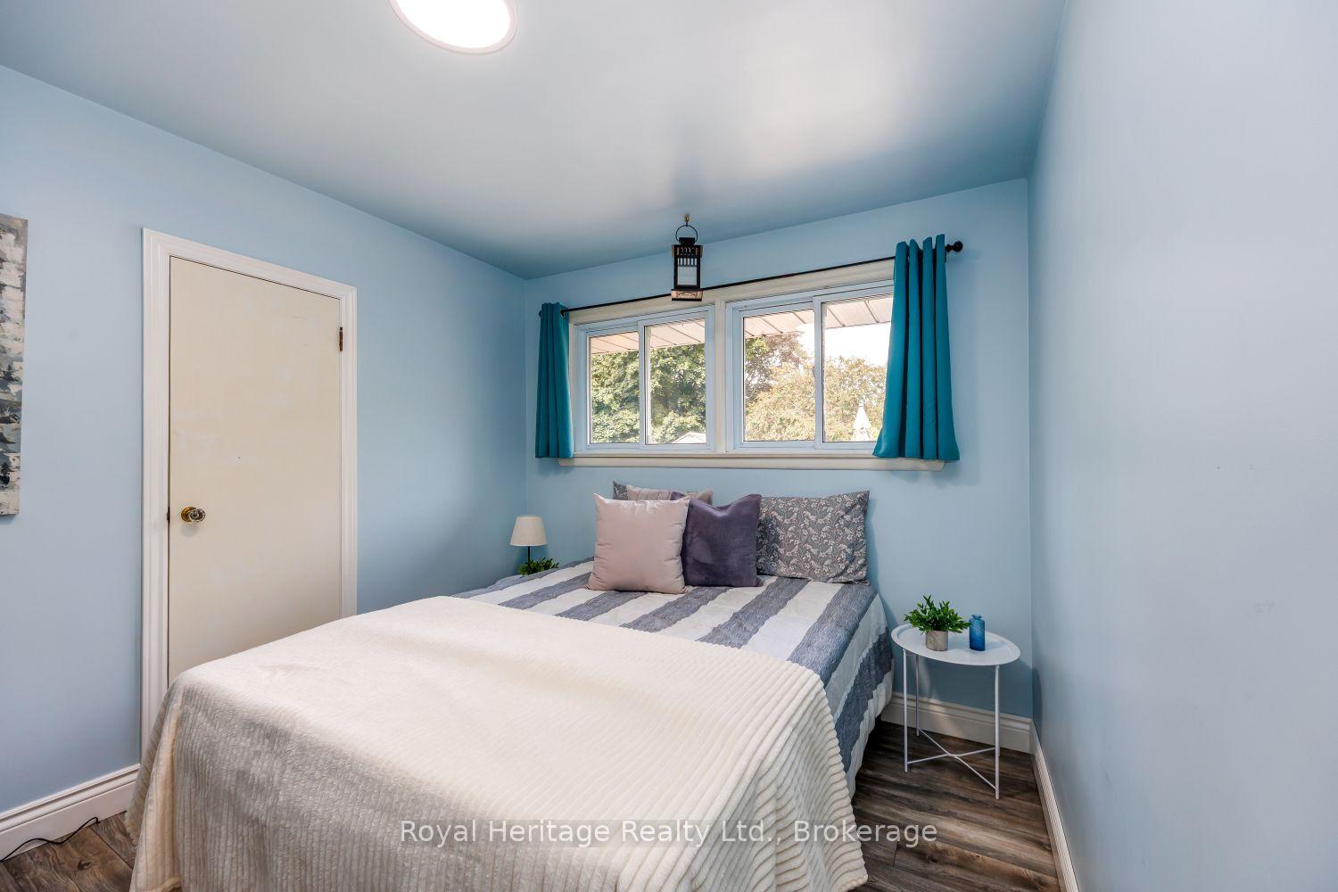Photo 10 of 251 Elizabeth Street, Oshawa, McLaughlin — HOMEH