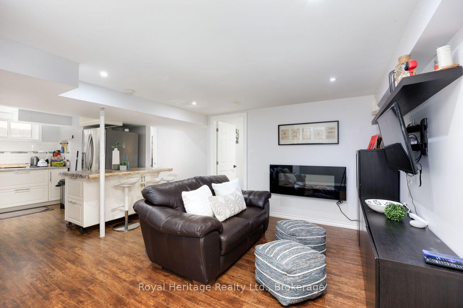 Photo 13 of 251 Elizabeth Street, Oshawa, McLaughlin — HOMEH