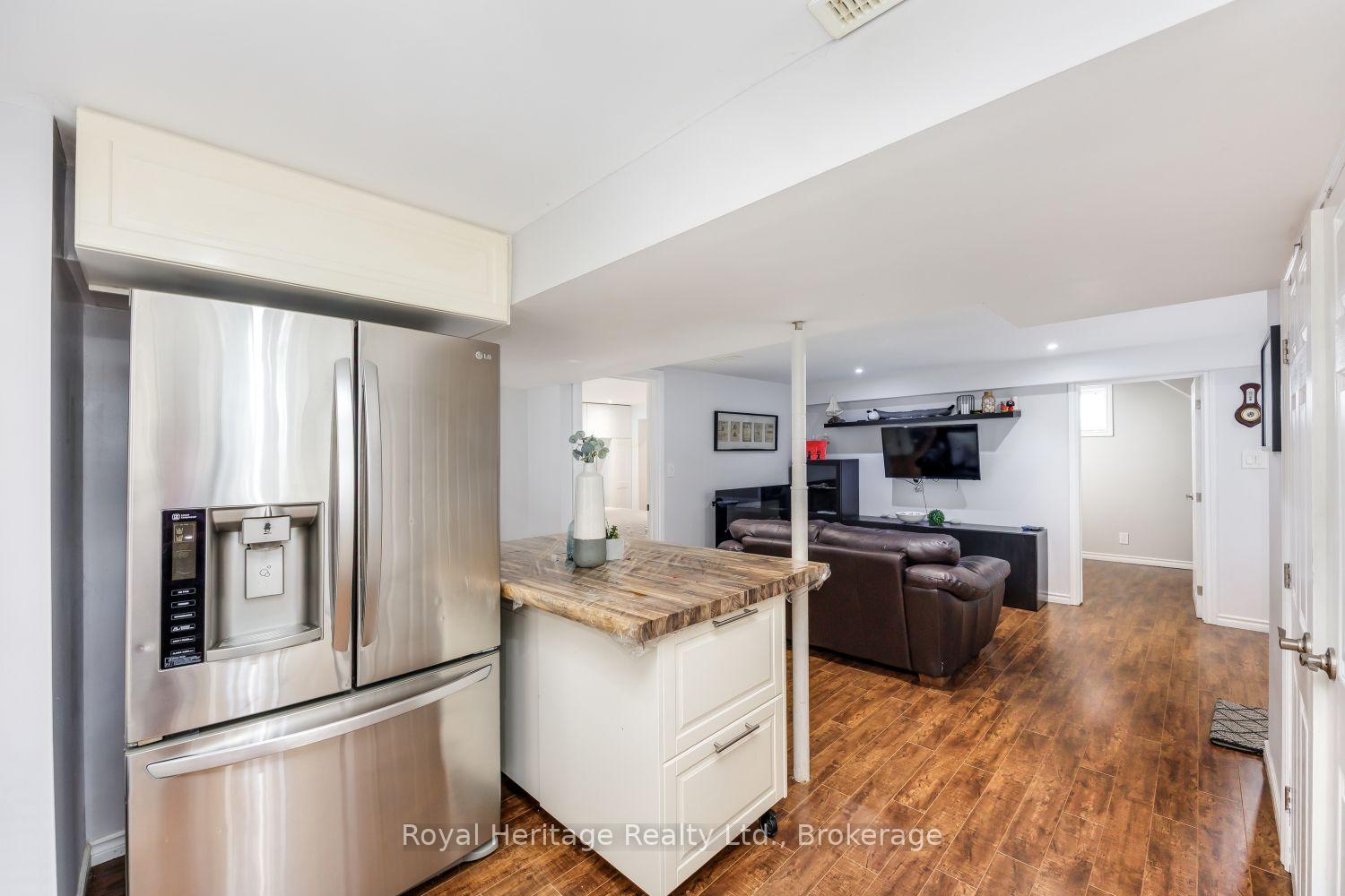 Photo 14 of 251 Elizabeth Street, Oshawa, McLaughlin — HOMEH