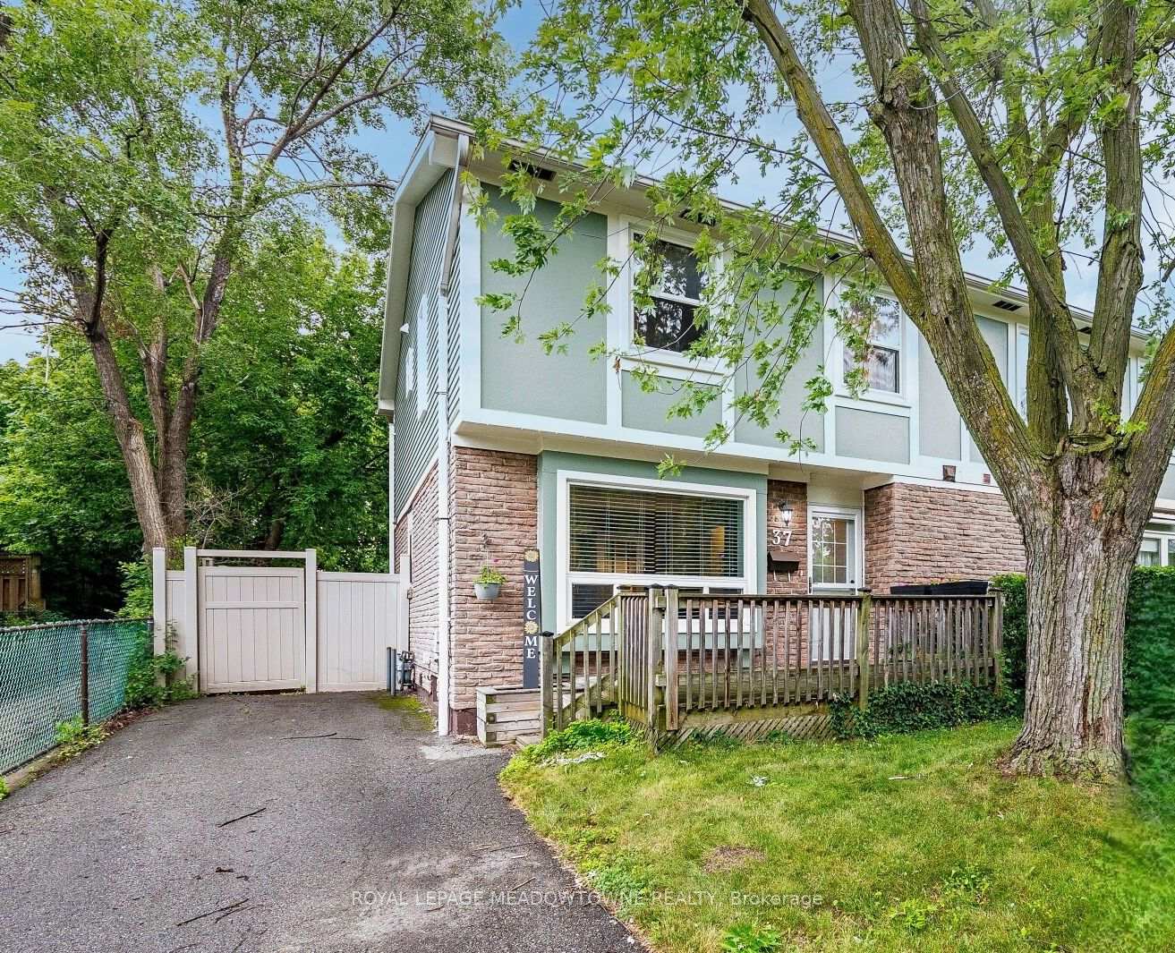 Front of 37 Salisbury Circle