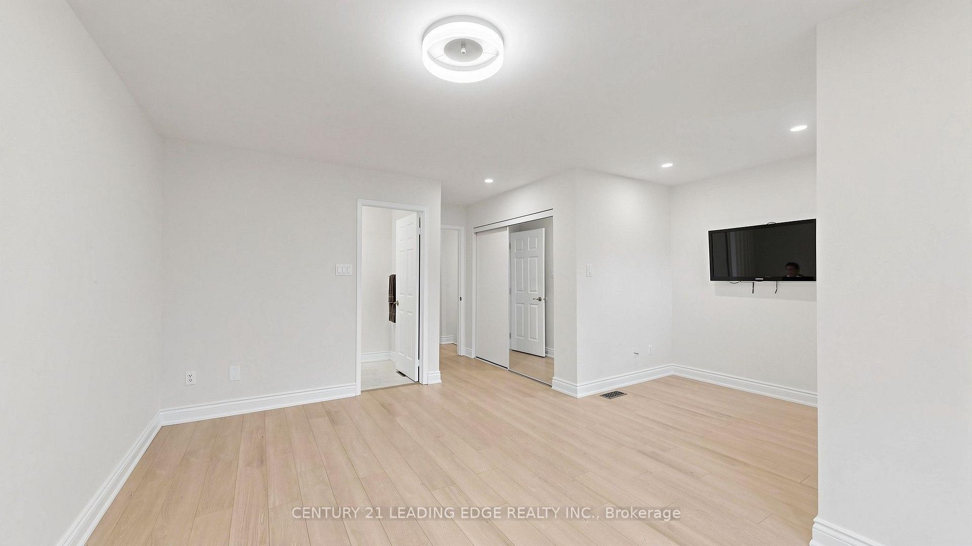 Photo 20 of 209 Kelso Crescent, Vaughan, Maple — HOMEH