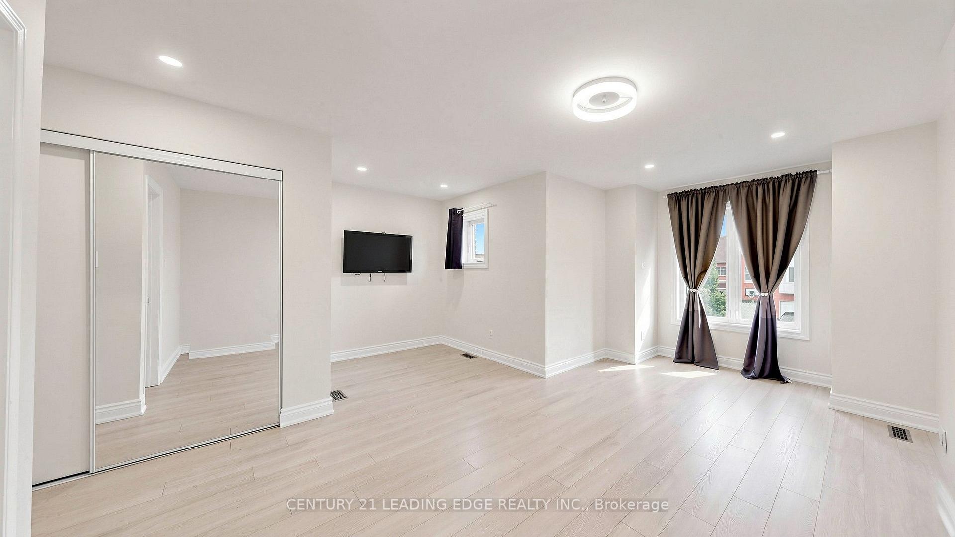 Photo 22 of 209 Kelso Crescent, Vaughan, Maple — HOMEH