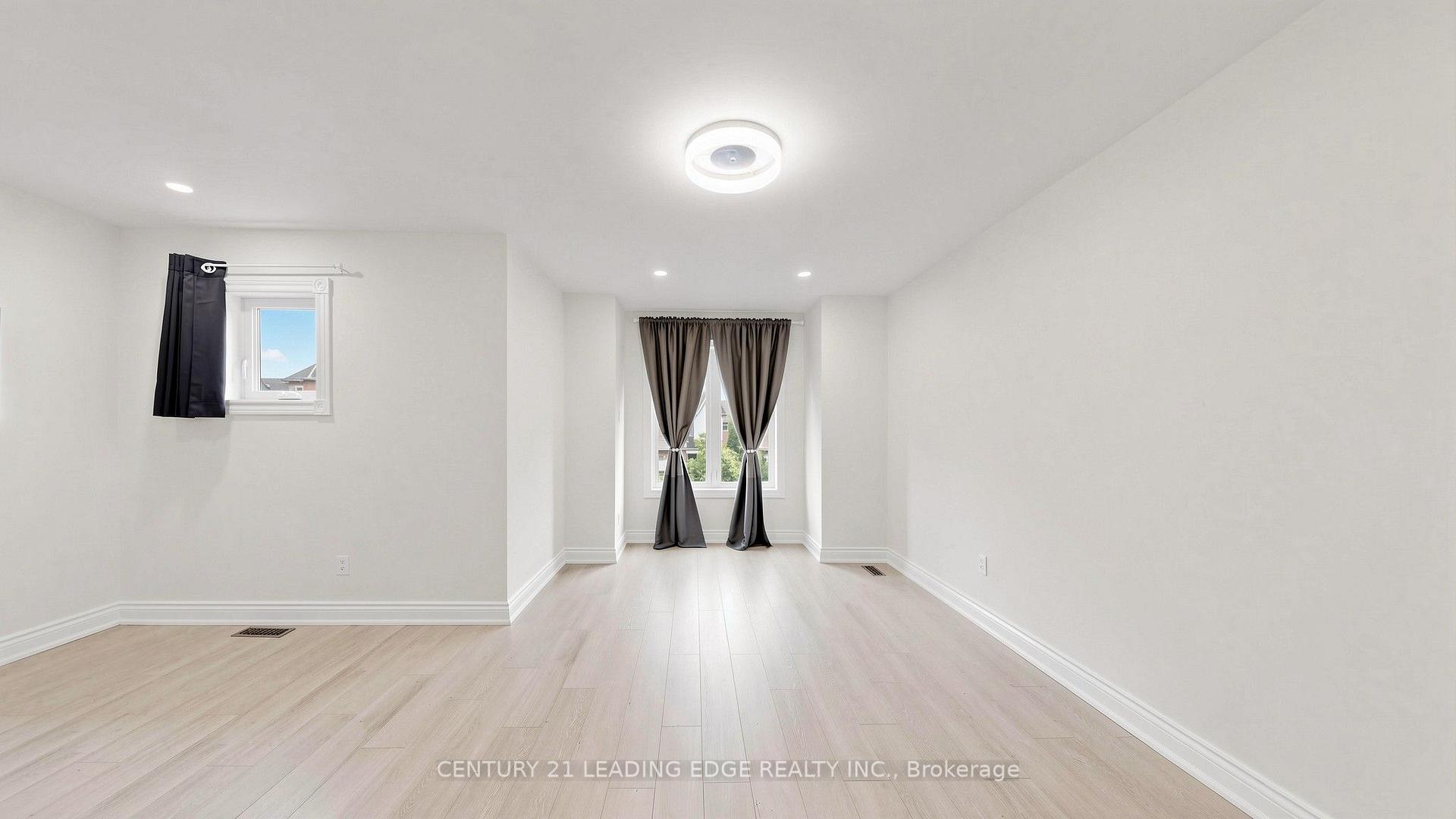 Photo 23 of 209 Kelso Crescent, Vaughan, Maple — HOMEH