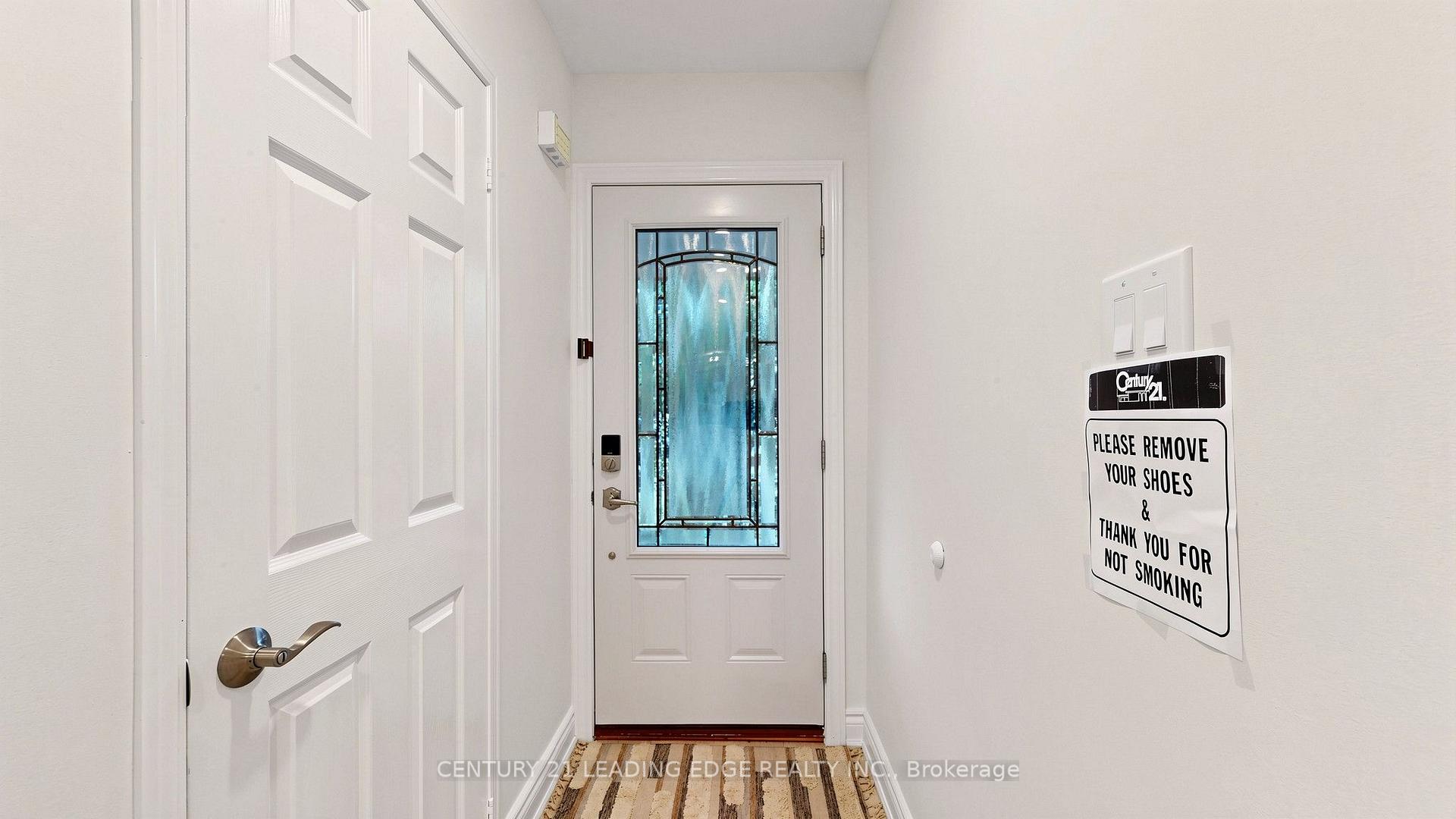Photo 4 of 209 Kelso Crescent, Vaughan, Maple — HOMEH