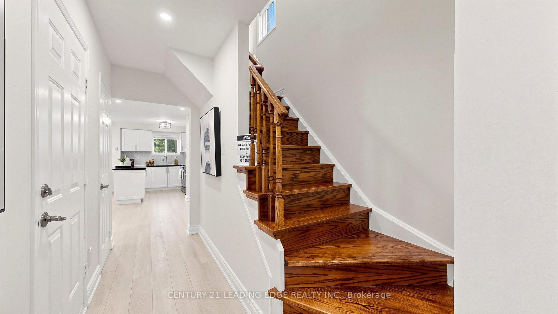 Photo 18 of 209 Kelso Crescent, Vaughan, Maple — HOMEH