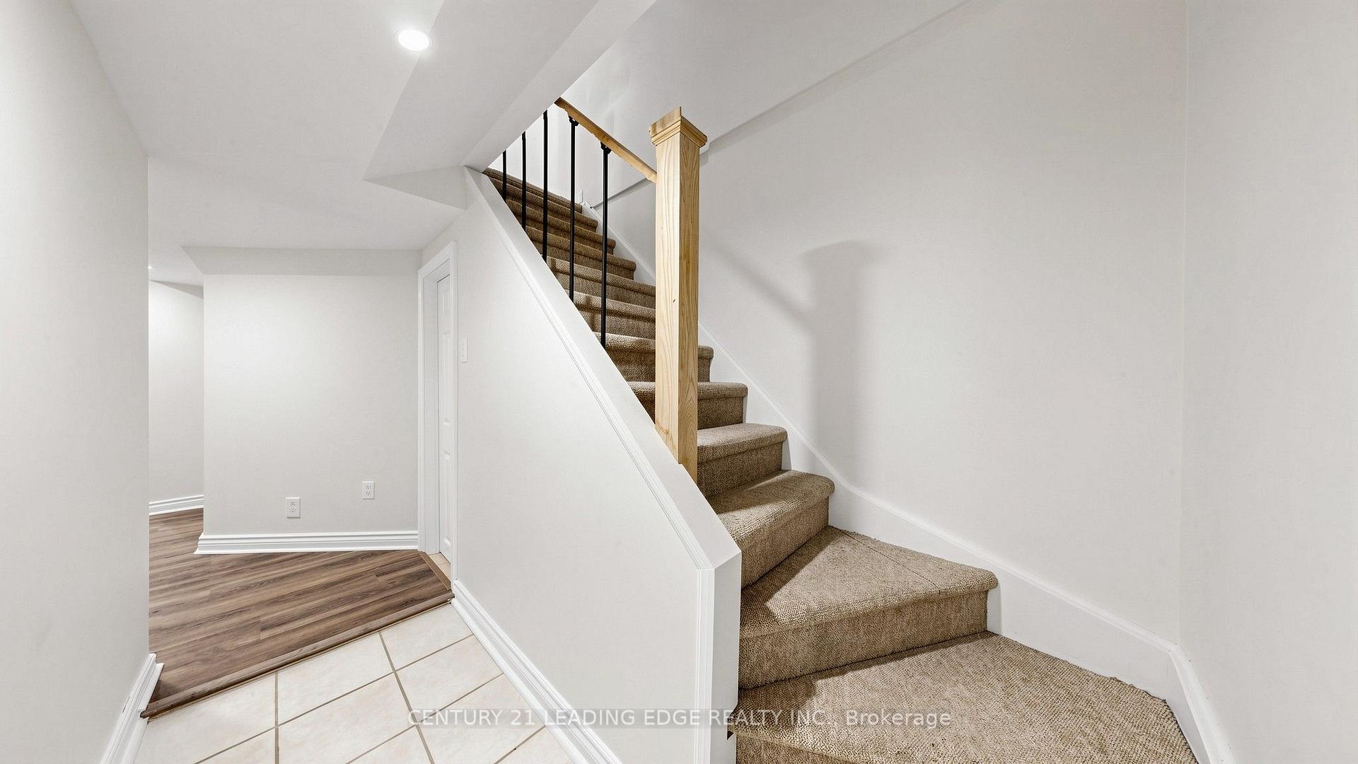 Photo 33 of 209 Kelso Crescent, Vaughan, Maple — HOMEH