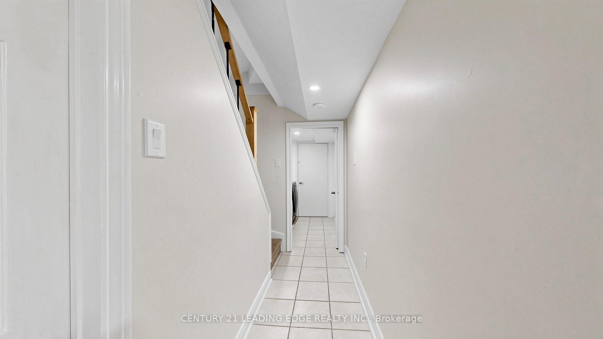Photo 34 of 209 Kelso Crescent, Vaughan, Maple — HOMEH