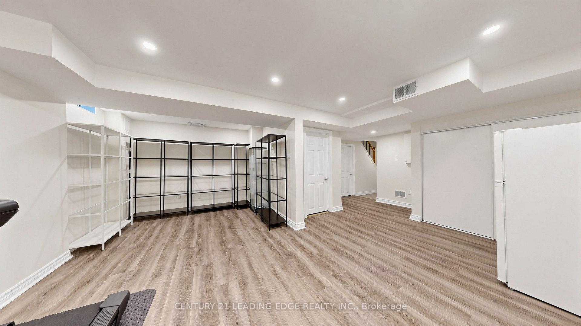 Photo 37 of 209 Kelso Crescent, Vaughan, Maple — HOMEH