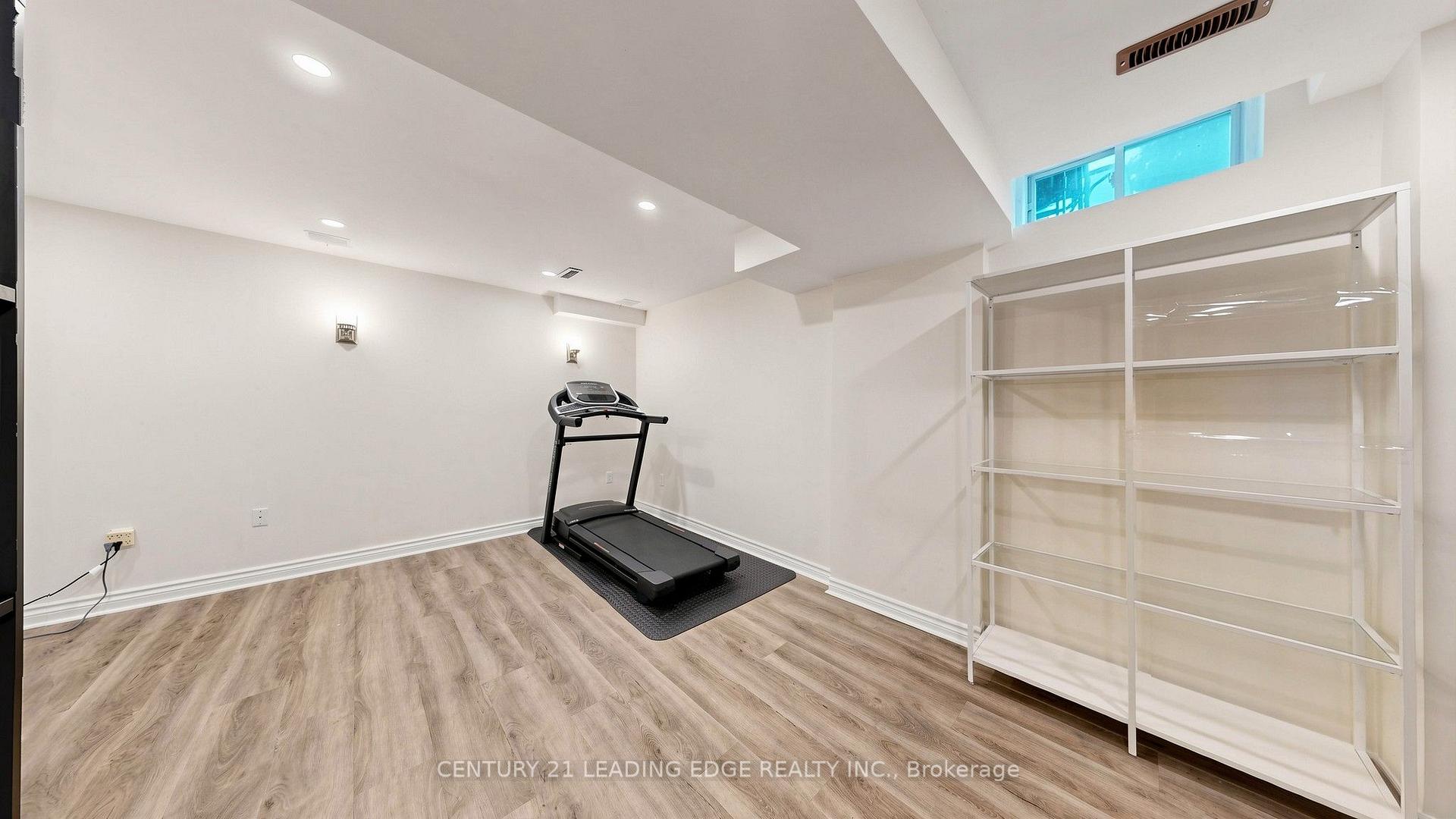 Photo 36 of 209 Kelso Crescent, Vaughan, Maple — HOMEH