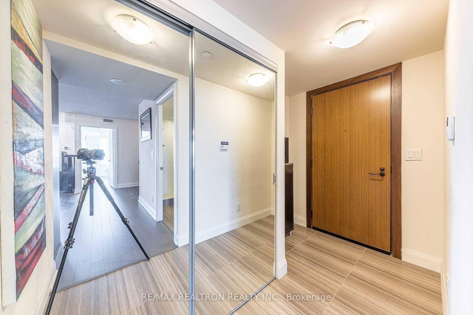 Photo 2 of Unit 2005, 1 Uptown Drive, Markham, Unionville — HOMEH