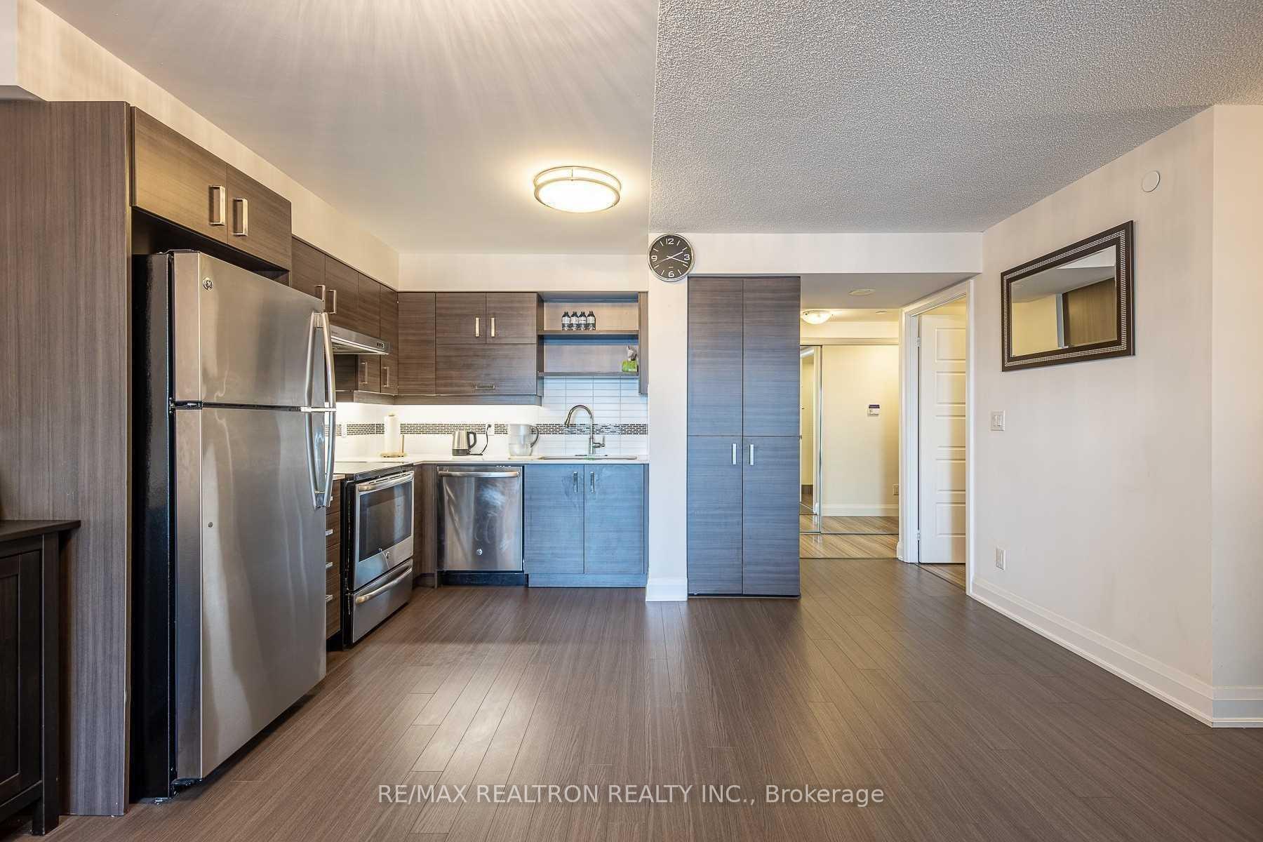 Photo 3 of Unit 2005, 1 Uptown Drive, Markham, Unionville — HOMEH