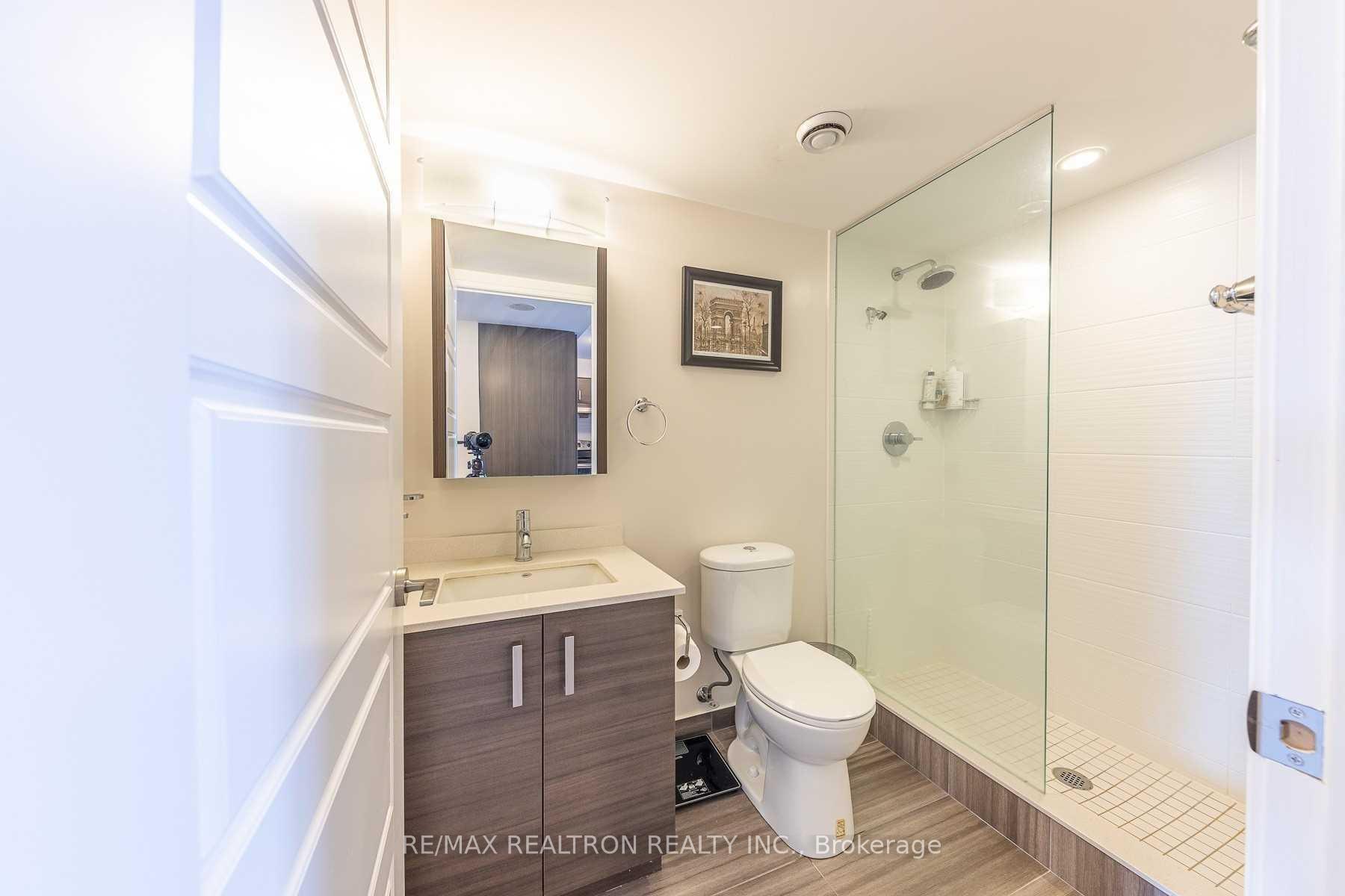 Photo 6 of Unit 2005, 1 Uptown Drive, Markham, Unionville — HOMEH