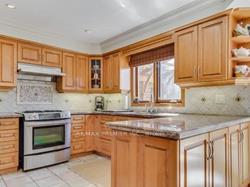 Photo 16 of 29 Carmen Crescent, Vaughan, East Woodbridge — HOMEH