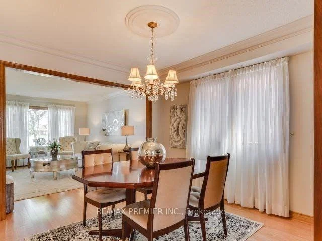 Photo 11 of 29 Carmen Crescent, Vaughan, East Woodbridge — HOMEH