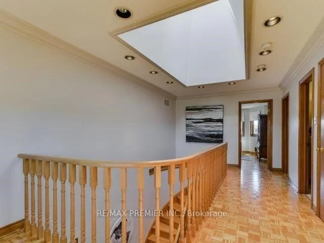 Photo 19 of 29 Carmen Crescent, Vaughan, East Woodbridge — HOMEH