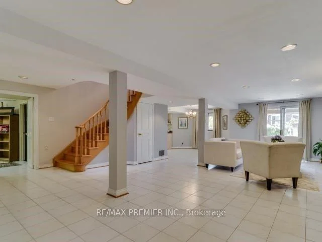 Photo 27 of 29 Carmen Crescent, Vaughan, East Woodbridge — HOMEH