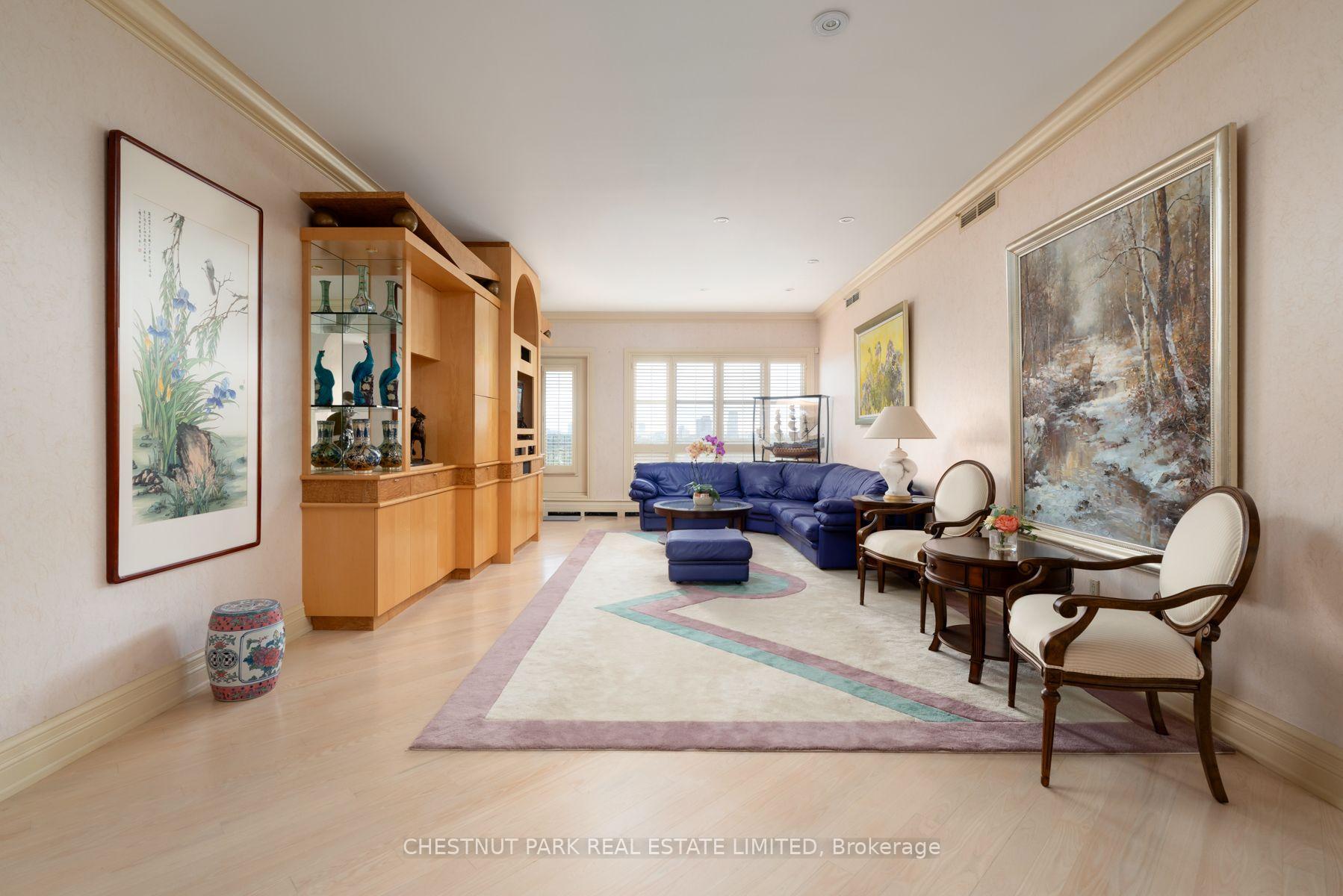 Photo 5 of Unit 9B, 1 Chedington Place, North York, Bridle Path-Sunnybrook-York Mills — HOMEH