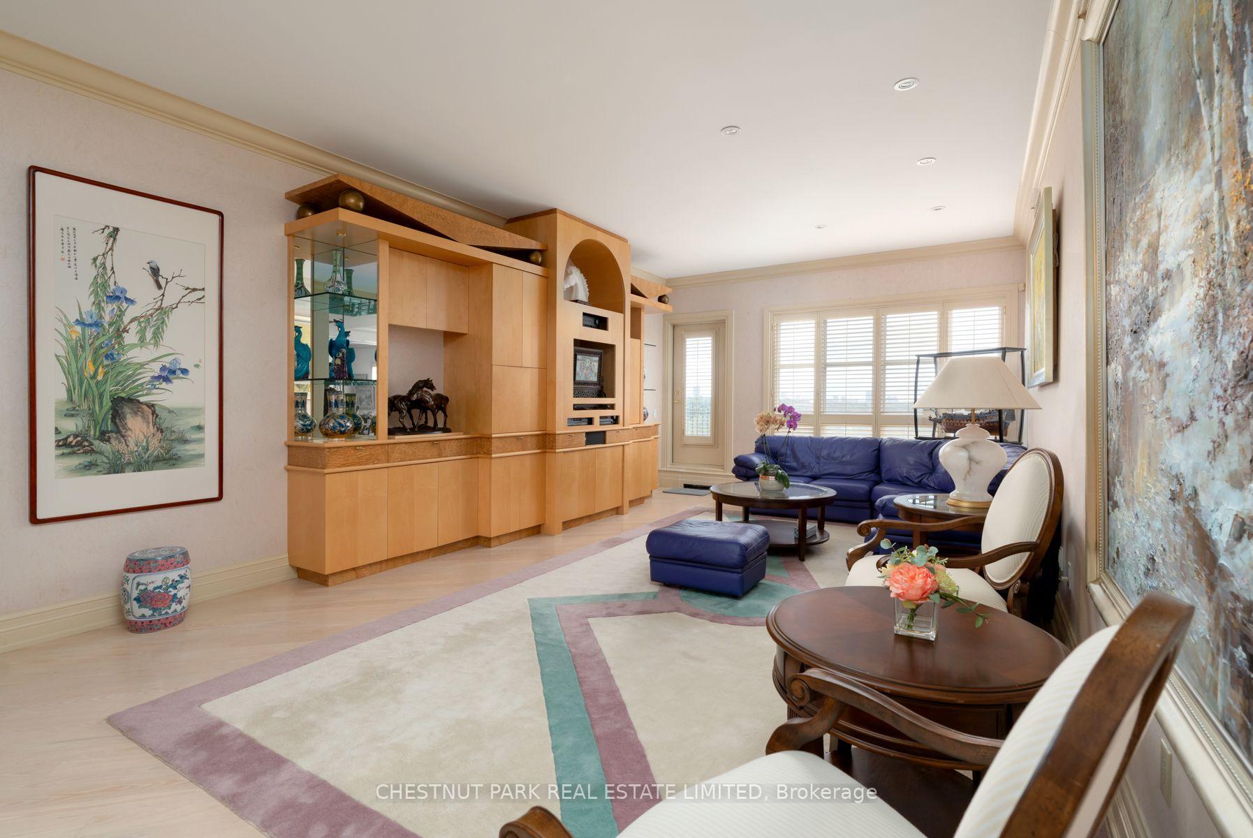 Photo 6 of Unit 9B, 1 Chedington Place, North York, Bridle Path-Sunnybrook-York Mills — HOMEH
