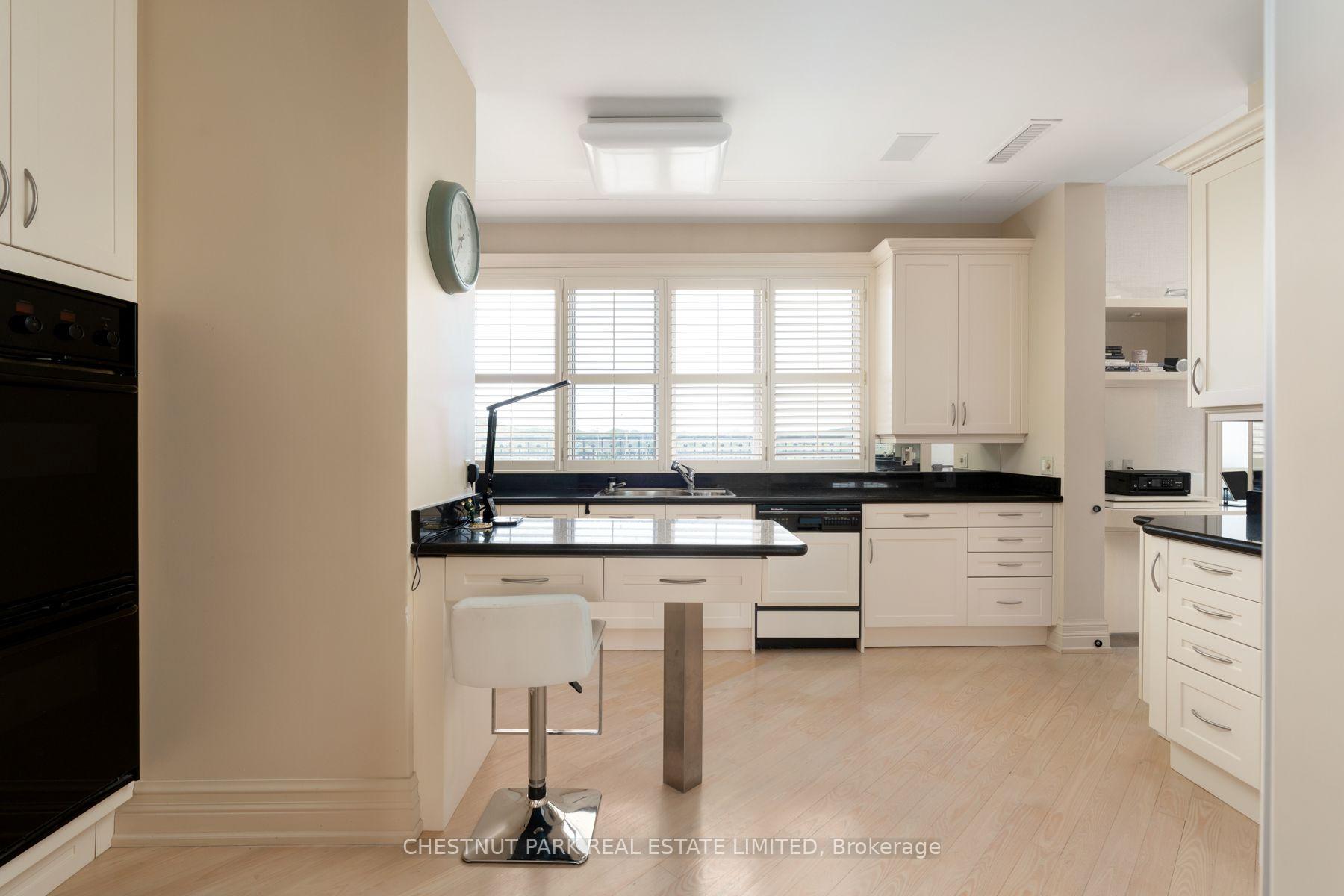 Photo 14 of Unit 9B, 1 Chedington Place, North York, Bridle Path-Sunnybrook-York Mills — HOMEH