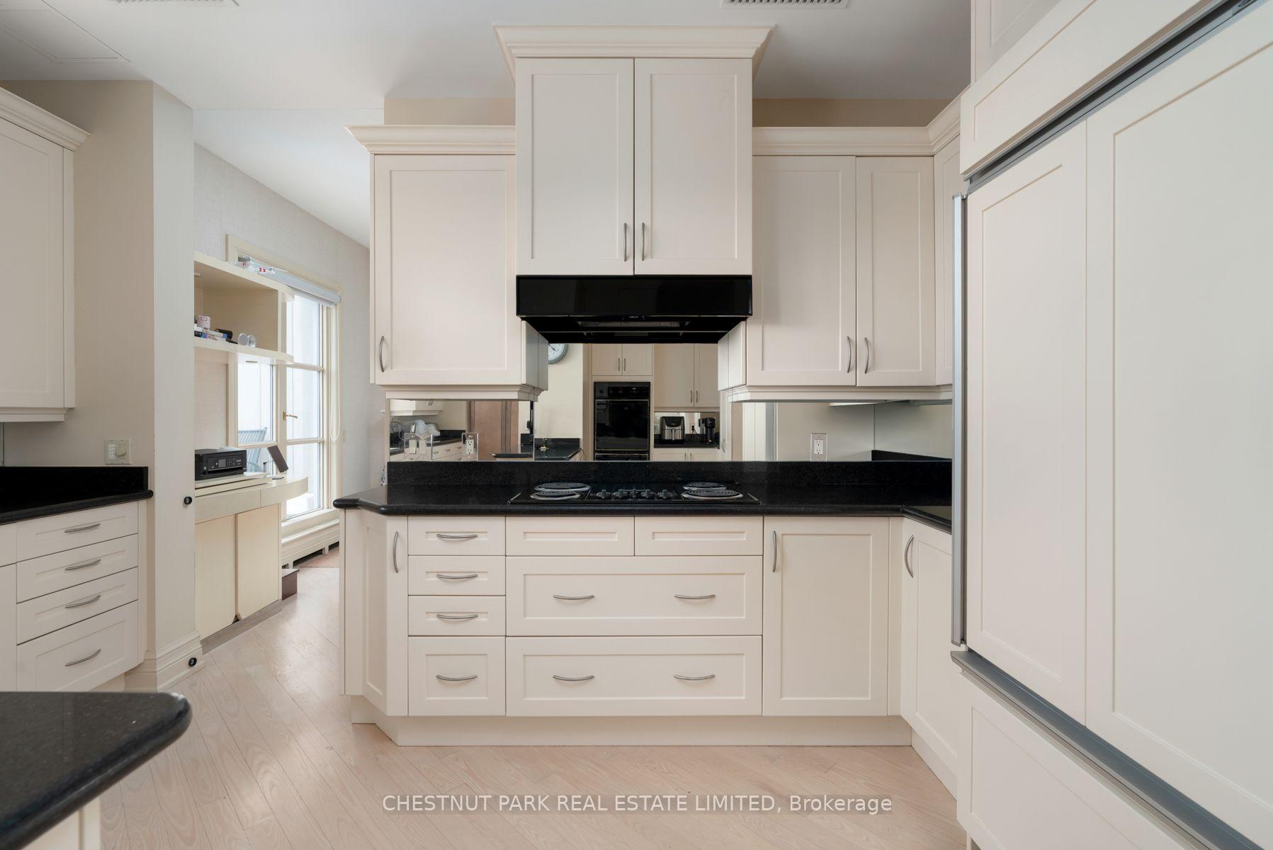 Photo 15 of Unit 9B, 1 Chedington Place, North York, Bridle Path-Sunnybrook-York Mills — HOMEH