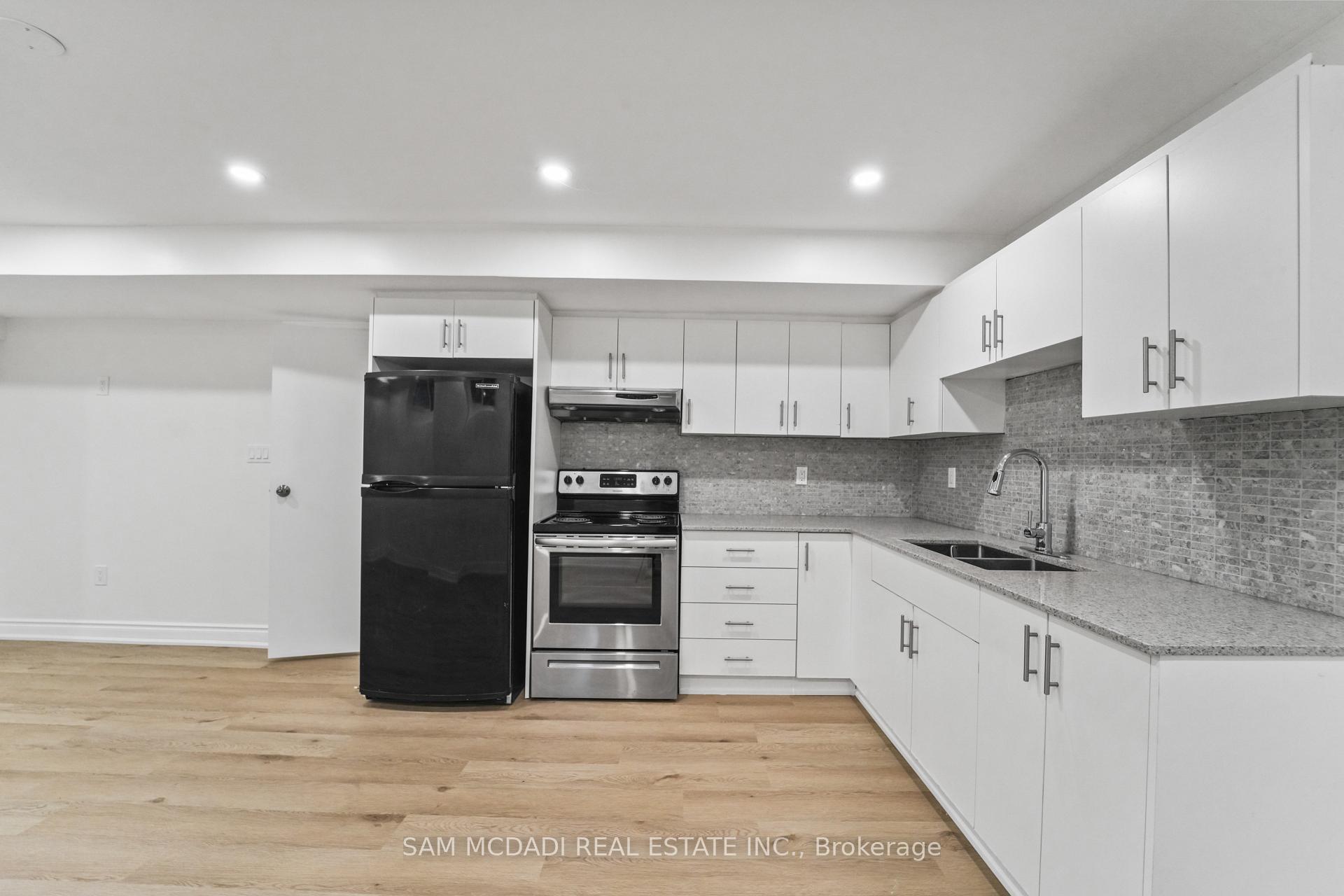 Photo 7 of 1821 Christopher Road, Mississauga, Clarkson — HOMEH