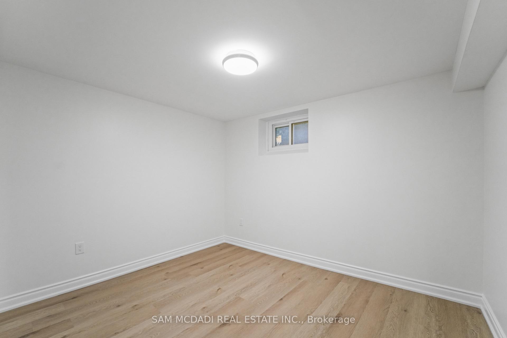 Photo 12 of 1821 Christopher Road, Mississauga, Clarkson — HOMEH