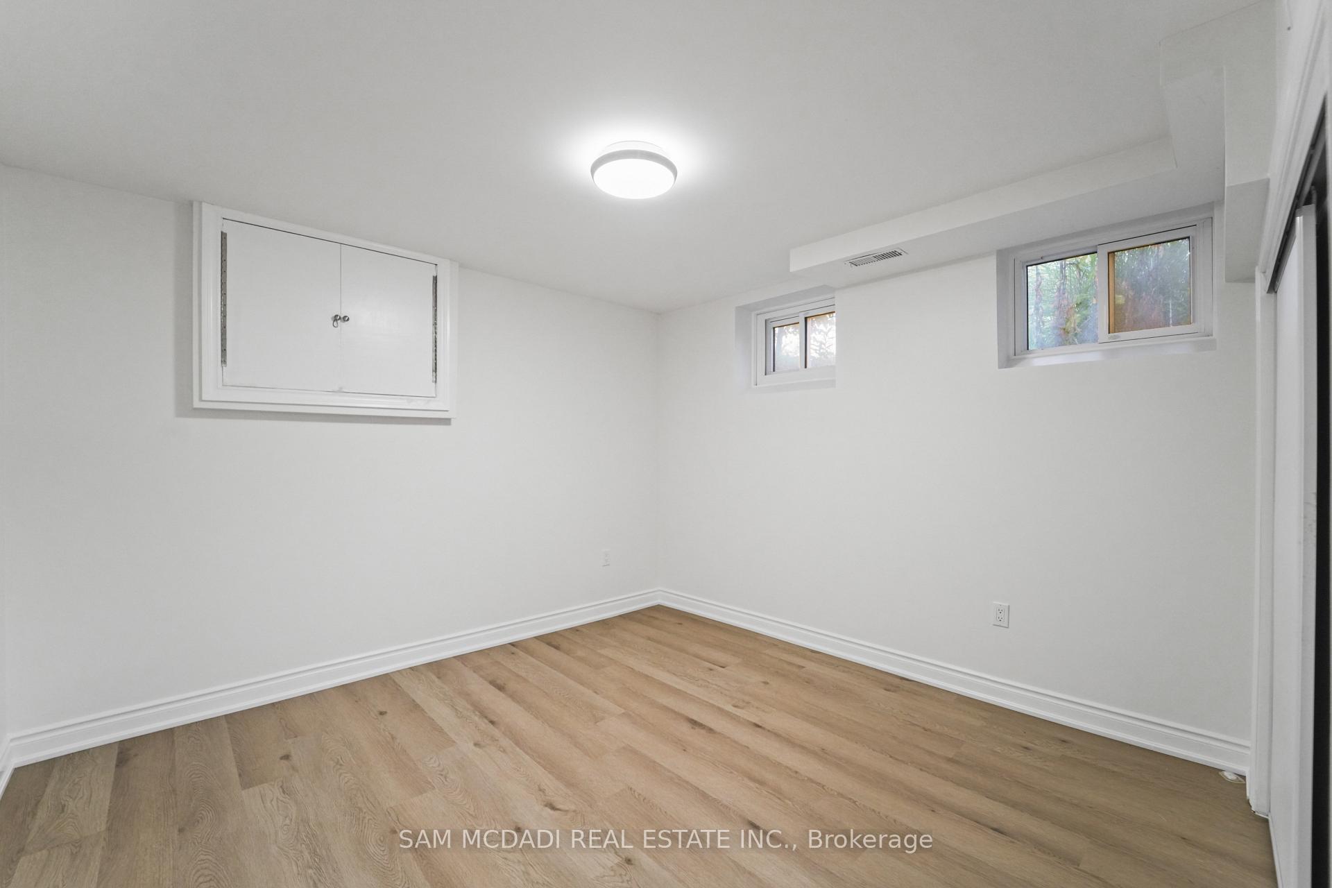 Photo 14 of 1821 Christopher Road, Mississauga, Clarkson — HOMEH
