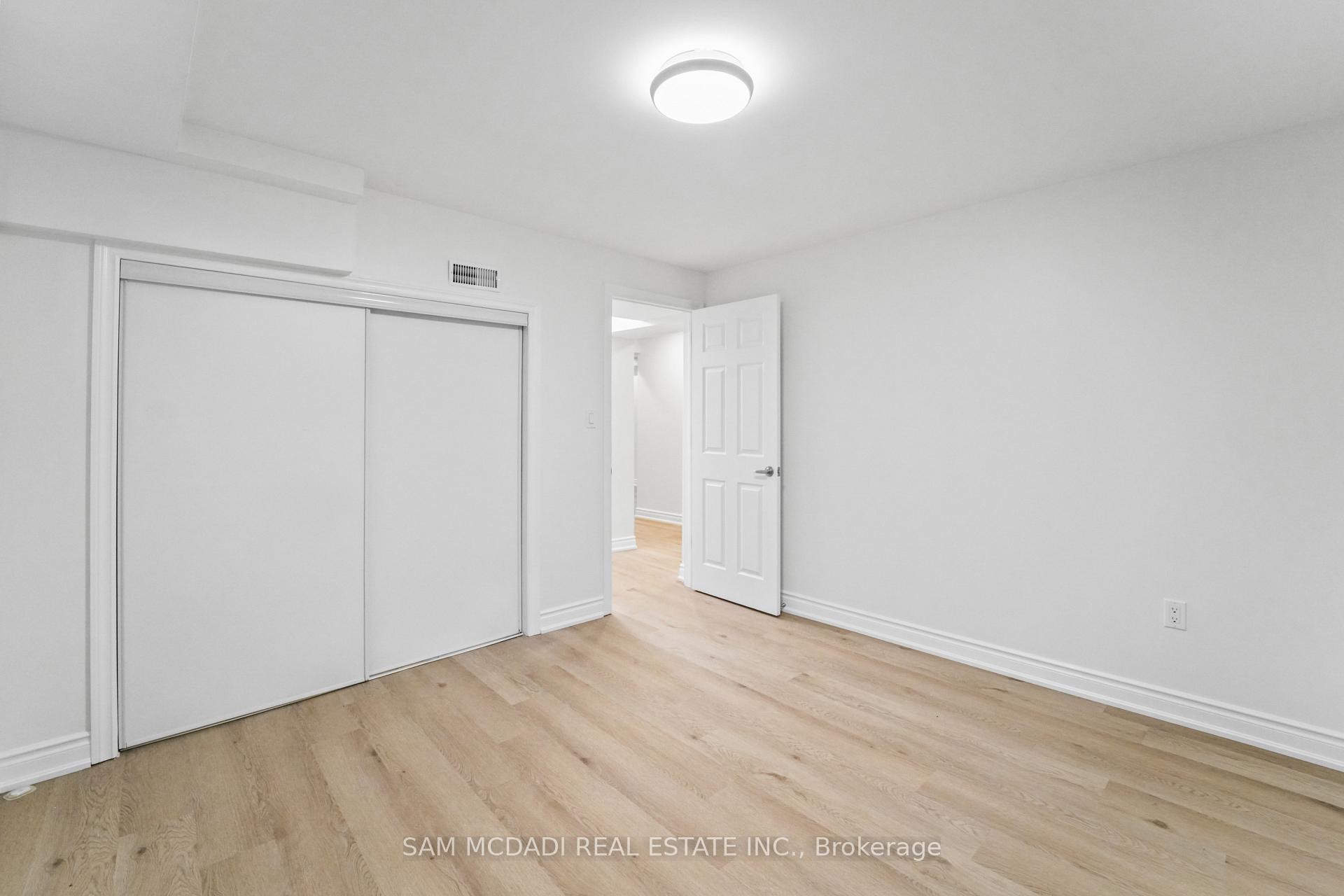 Photo 15 of 1821 Christopher Road, Mississauga, Clarkson — HOMEH